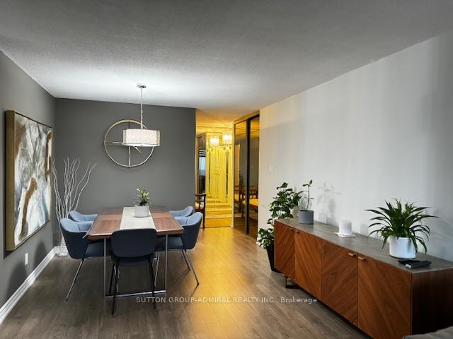 3 Bedrooms Condo at 10 Tangreen,  Toronto For sale