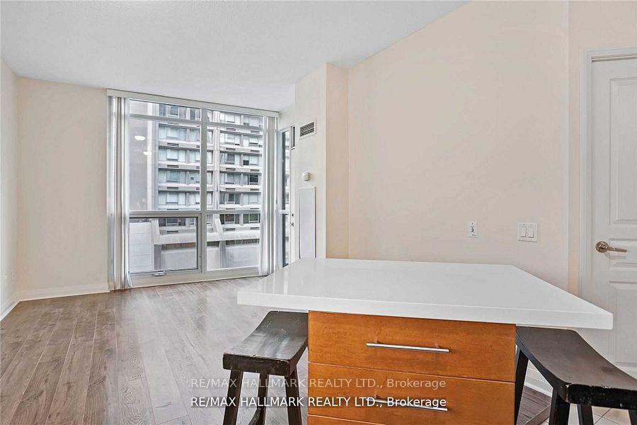 2 Bedrooms Condo at 1121 Bay, Toronto For sale