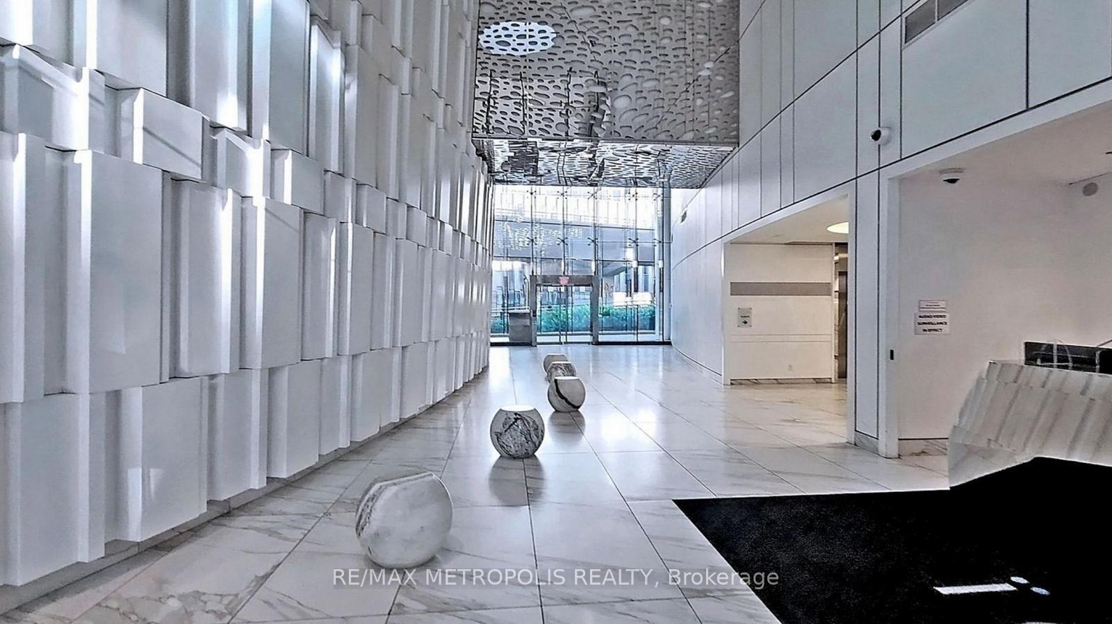 2 Bedrooms Condo at 12 York,  Toronto For sale
