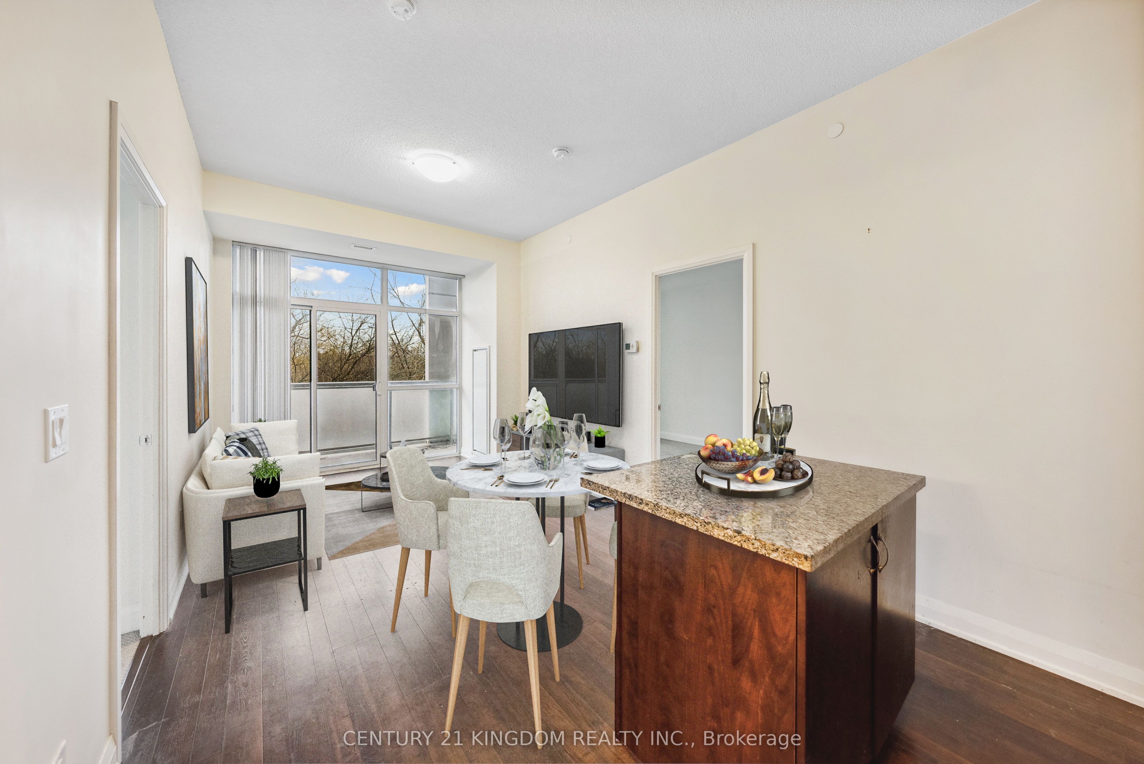 8763 bayview Avenue, #233