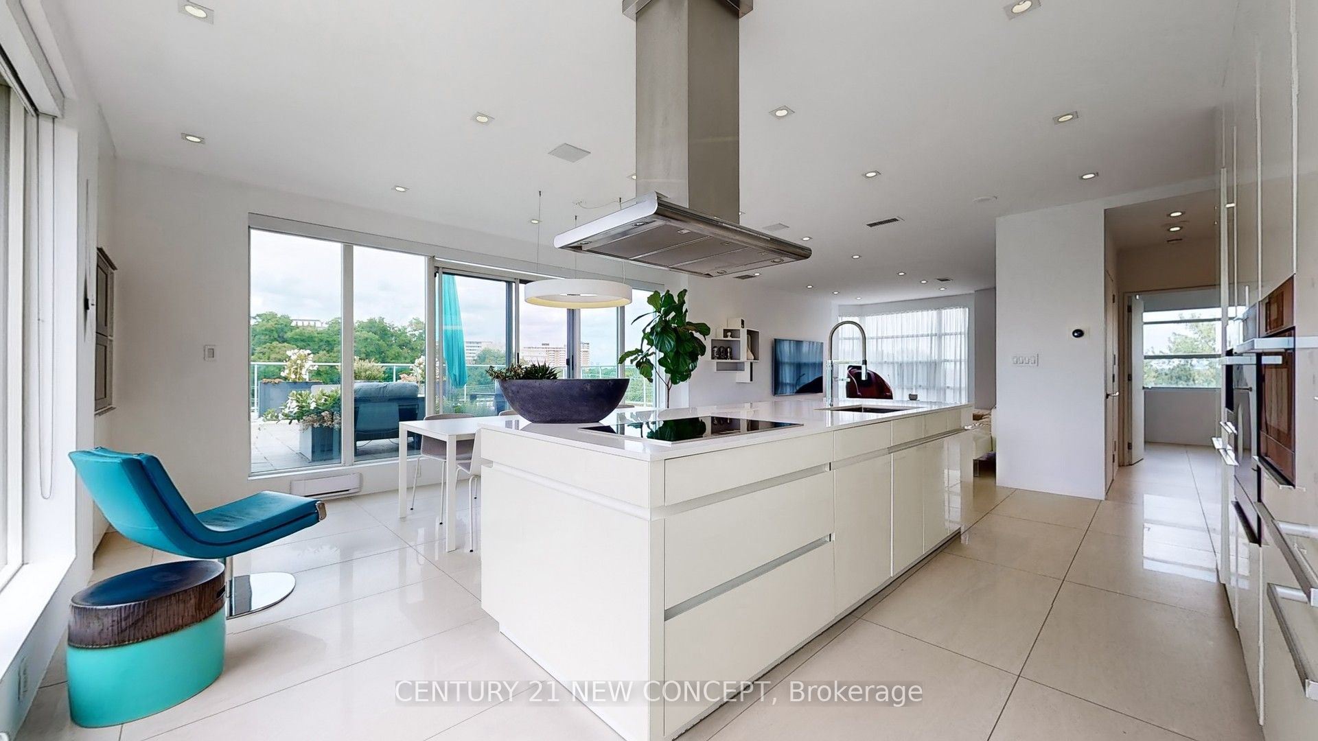 1 Watergarden Way N, #501
