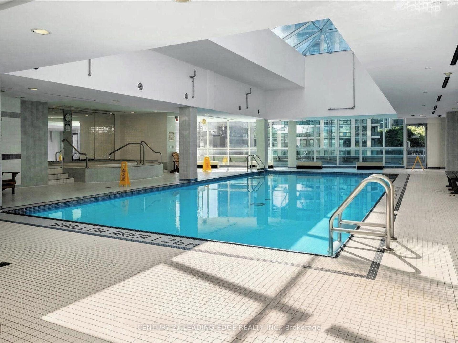 2 Bedrooms Condo at 18 Yonge, Toronto For sale