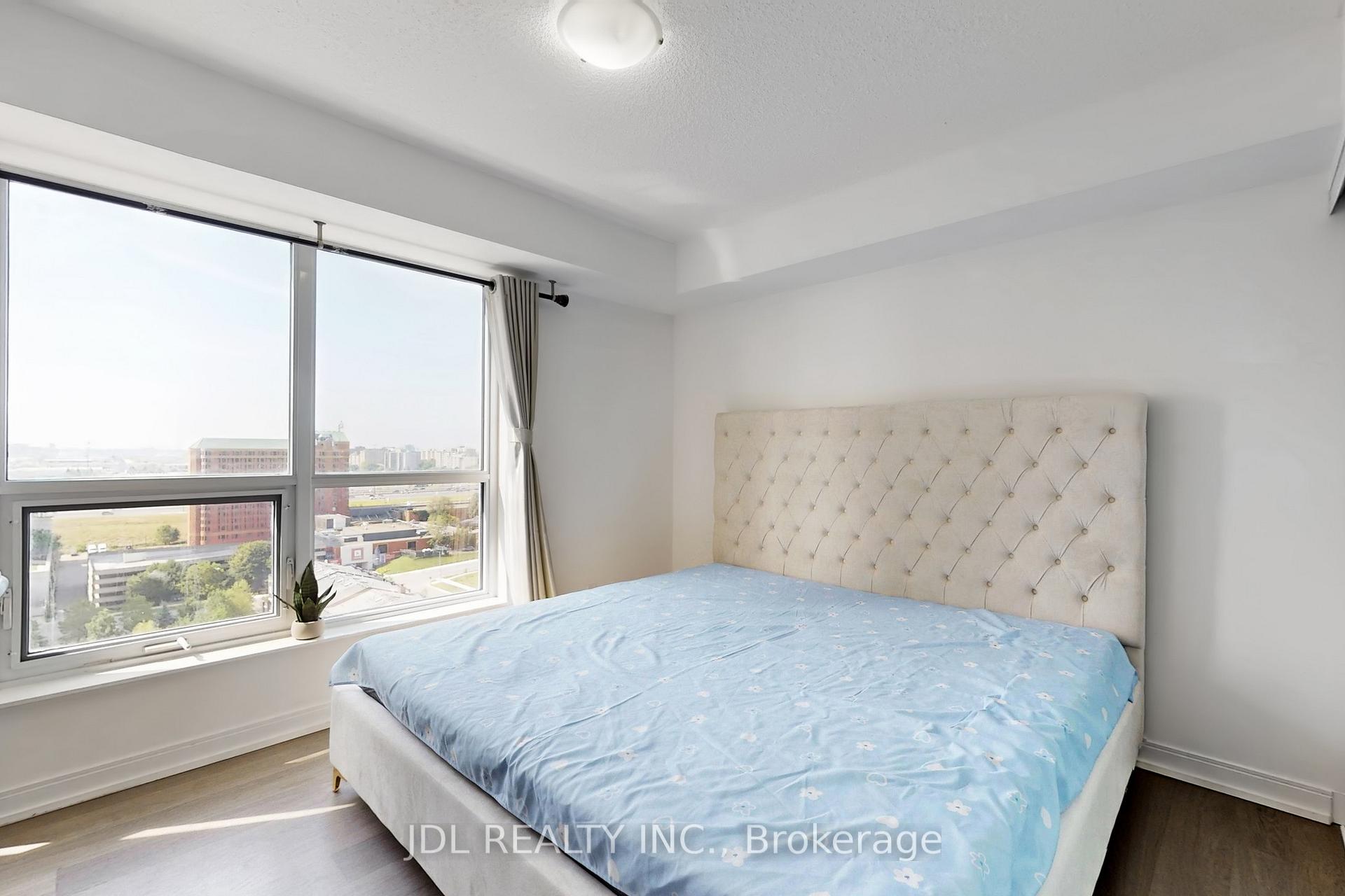 2 Bedrooms Condo at 255 Village Green, Toronto For sale
