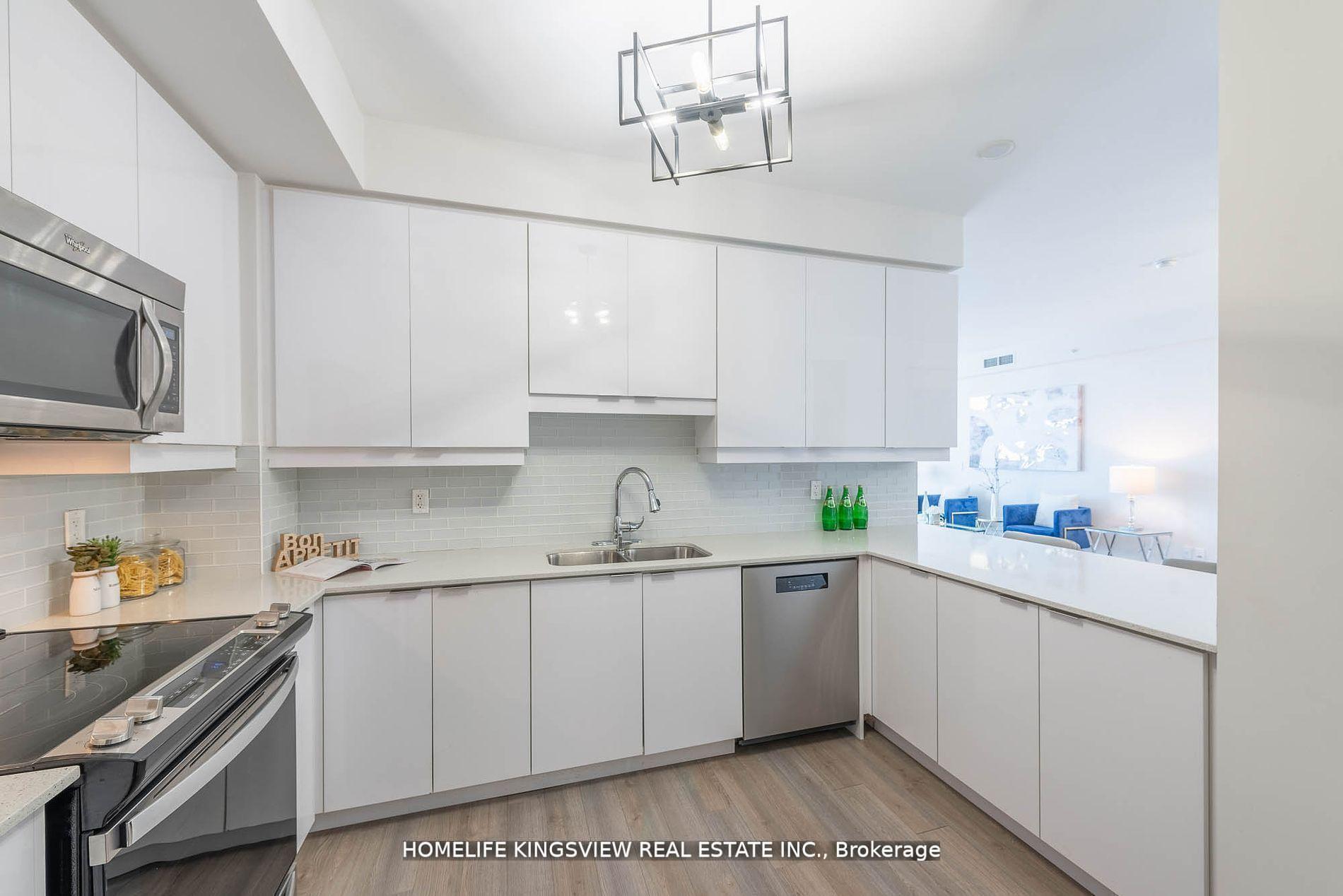 3 Bedrooms Condo at 2910 Highway 7,  Vaughan For sale
