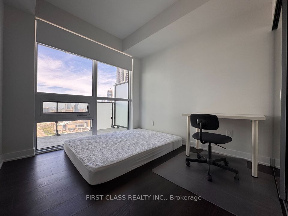 4130 Parkside Village
