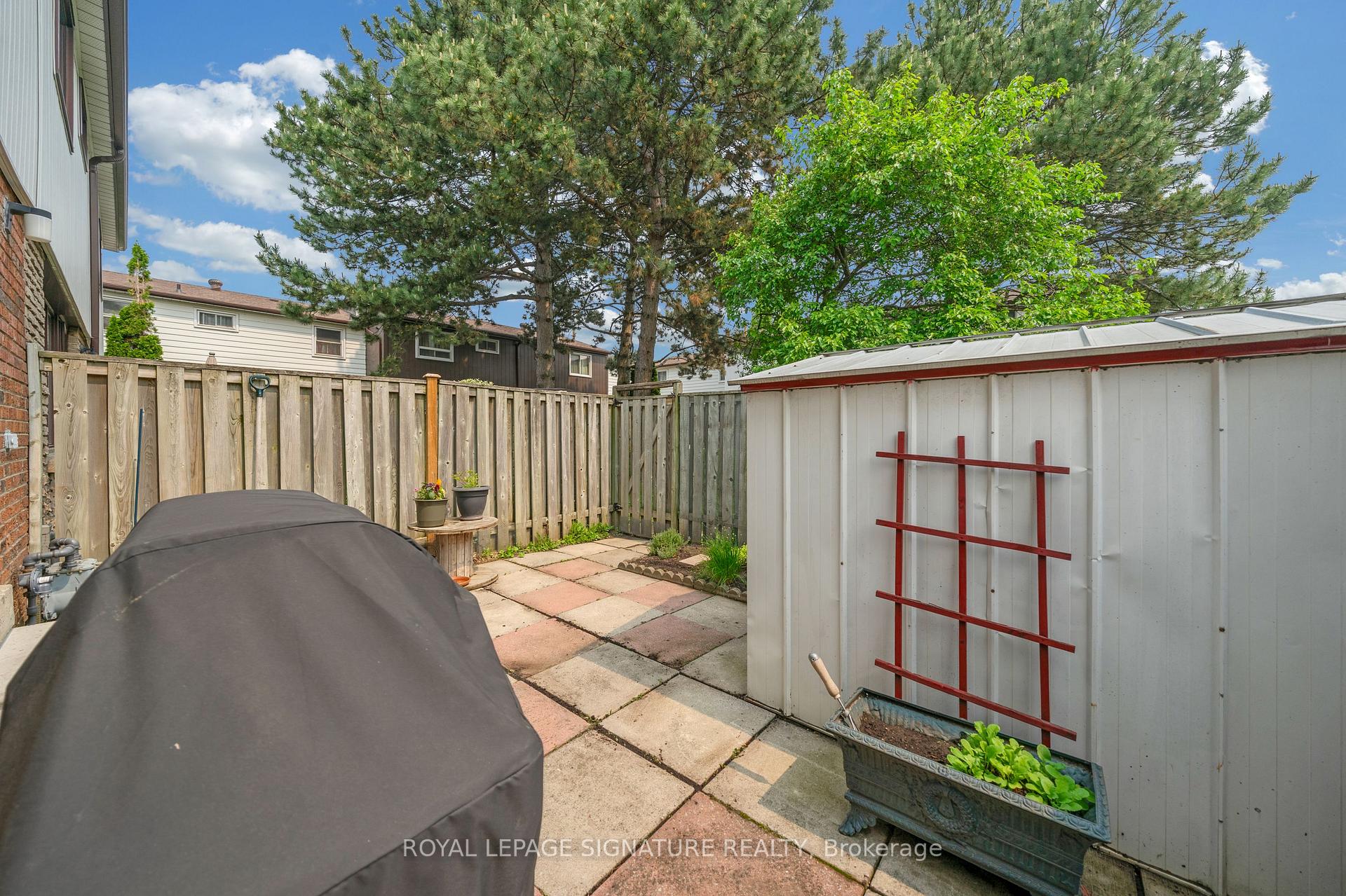 3 Bedrooms Condo at 5 Early Apple, Toronto For sale