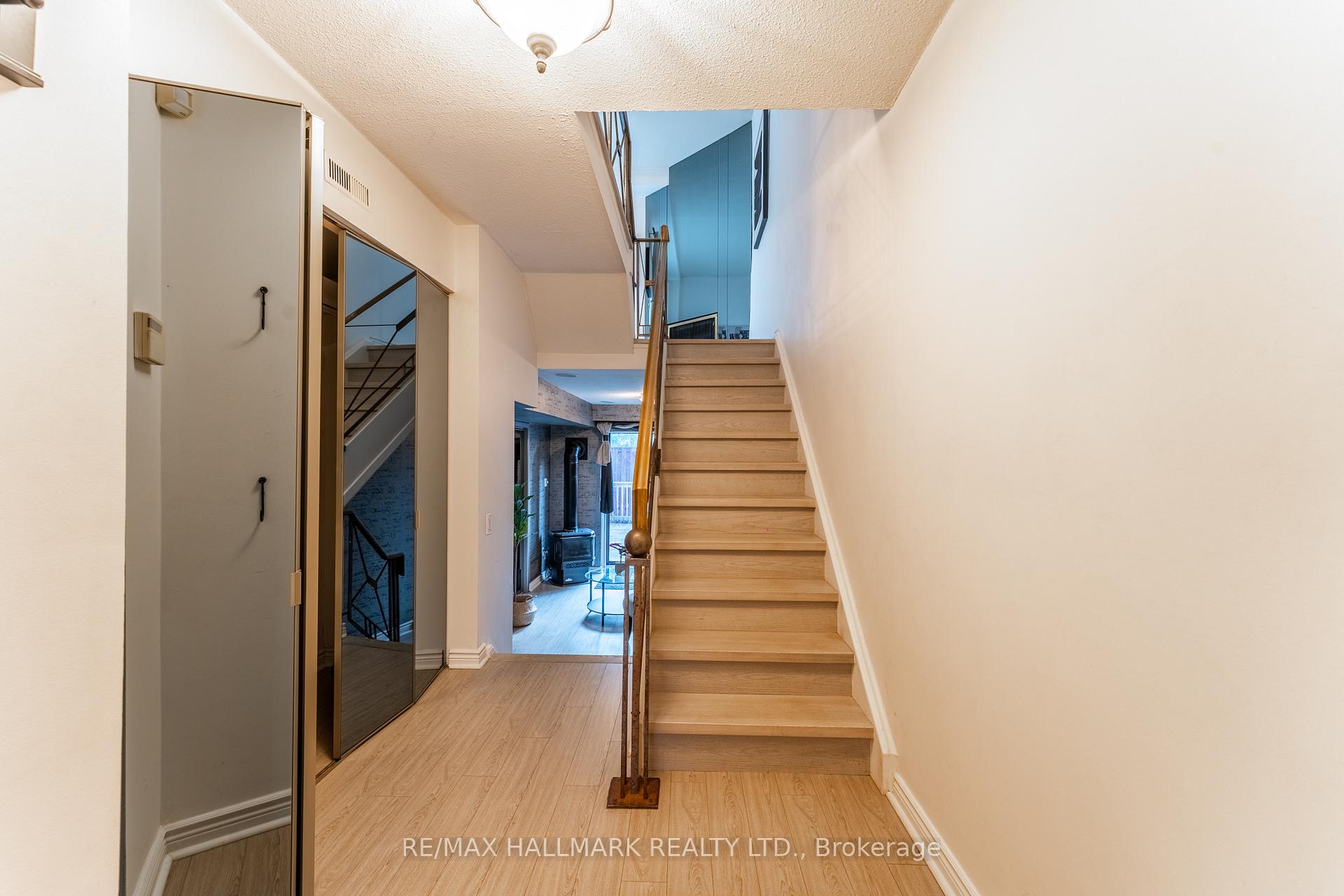60 Bards Walkway, Toronto, ON M2J 4T9