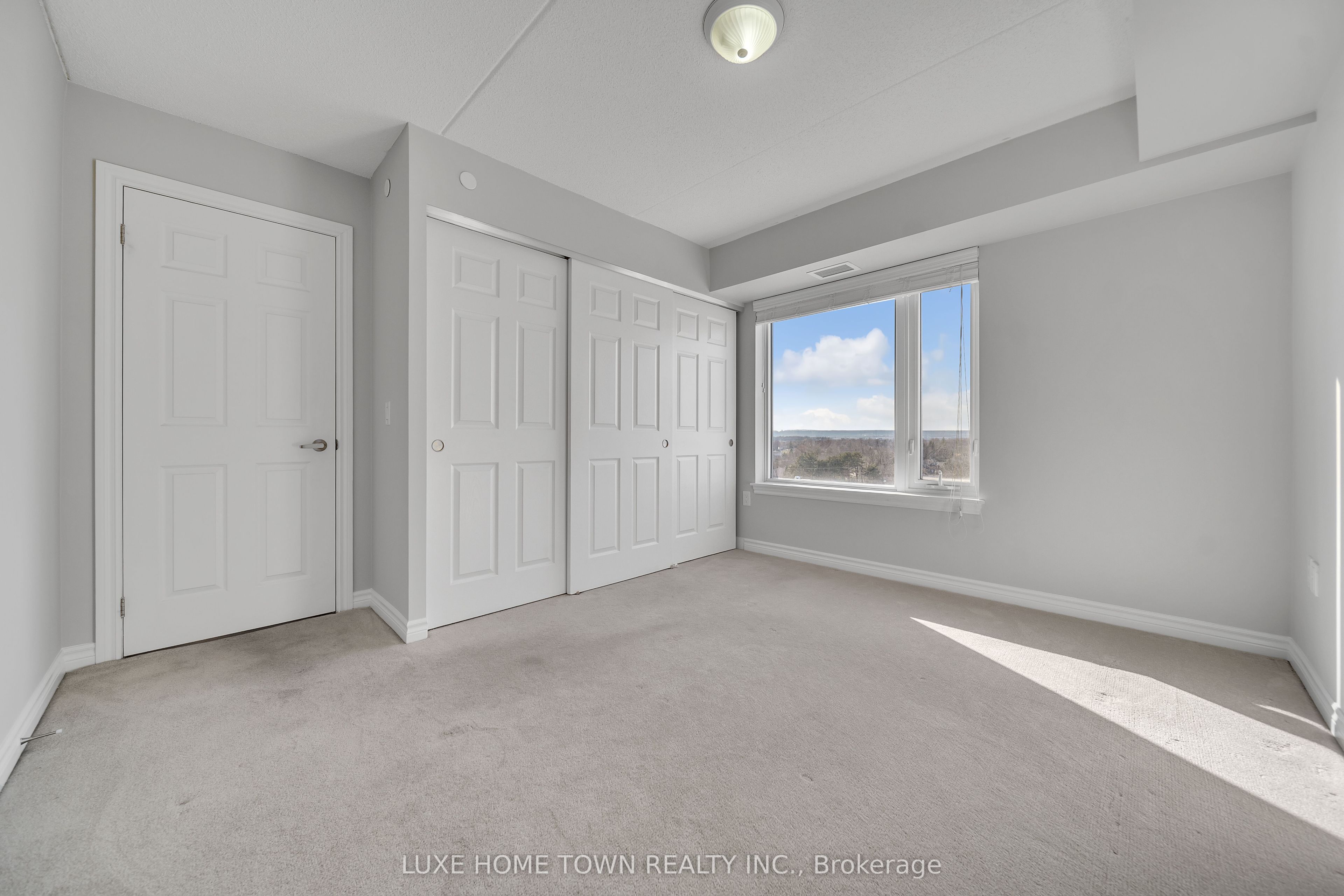 716 Main Street E, #801