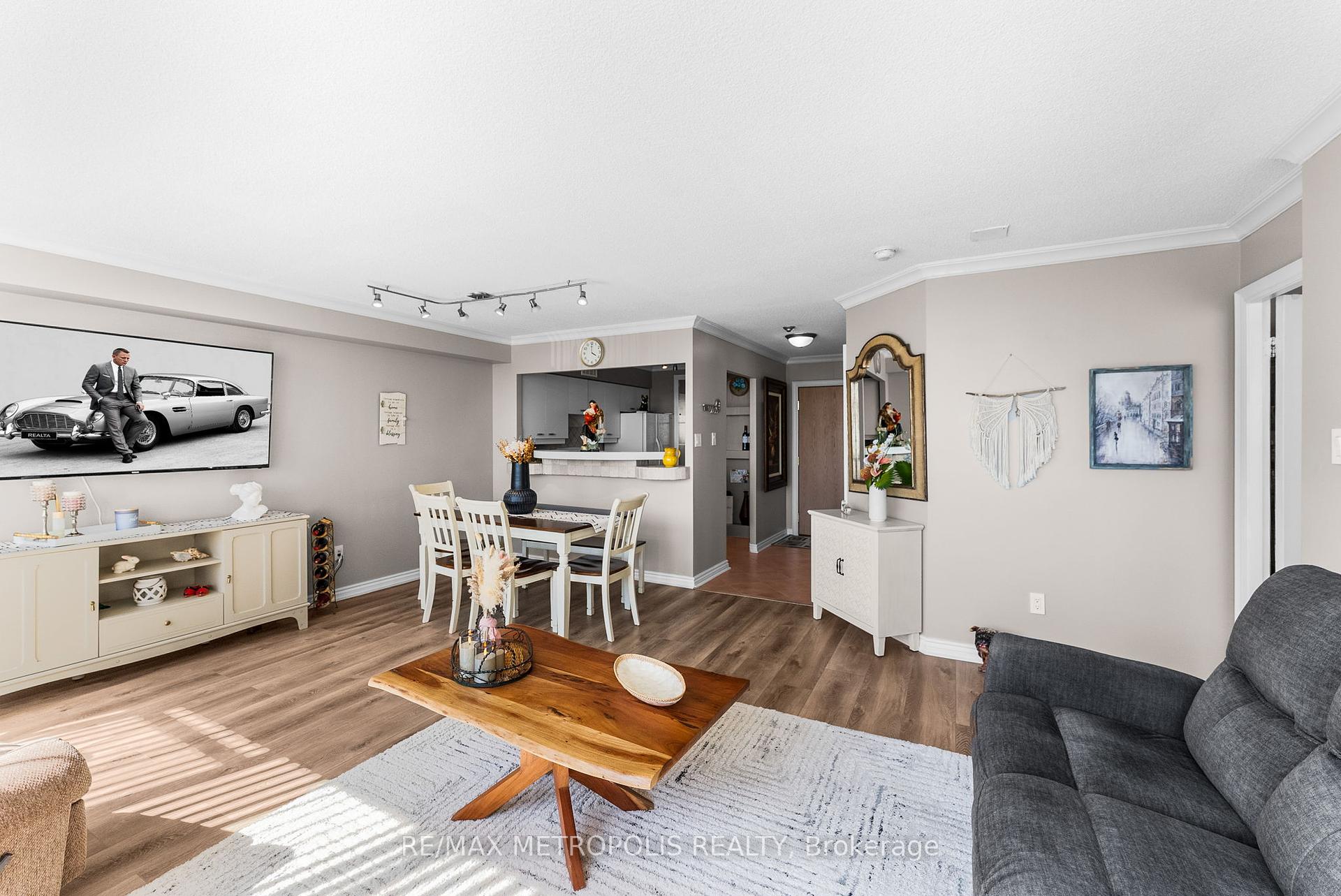 1 Bedroom Condo at 55 Elm, Mississauga For sale