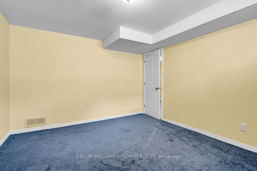 1042 Rocky Harbour Crescent