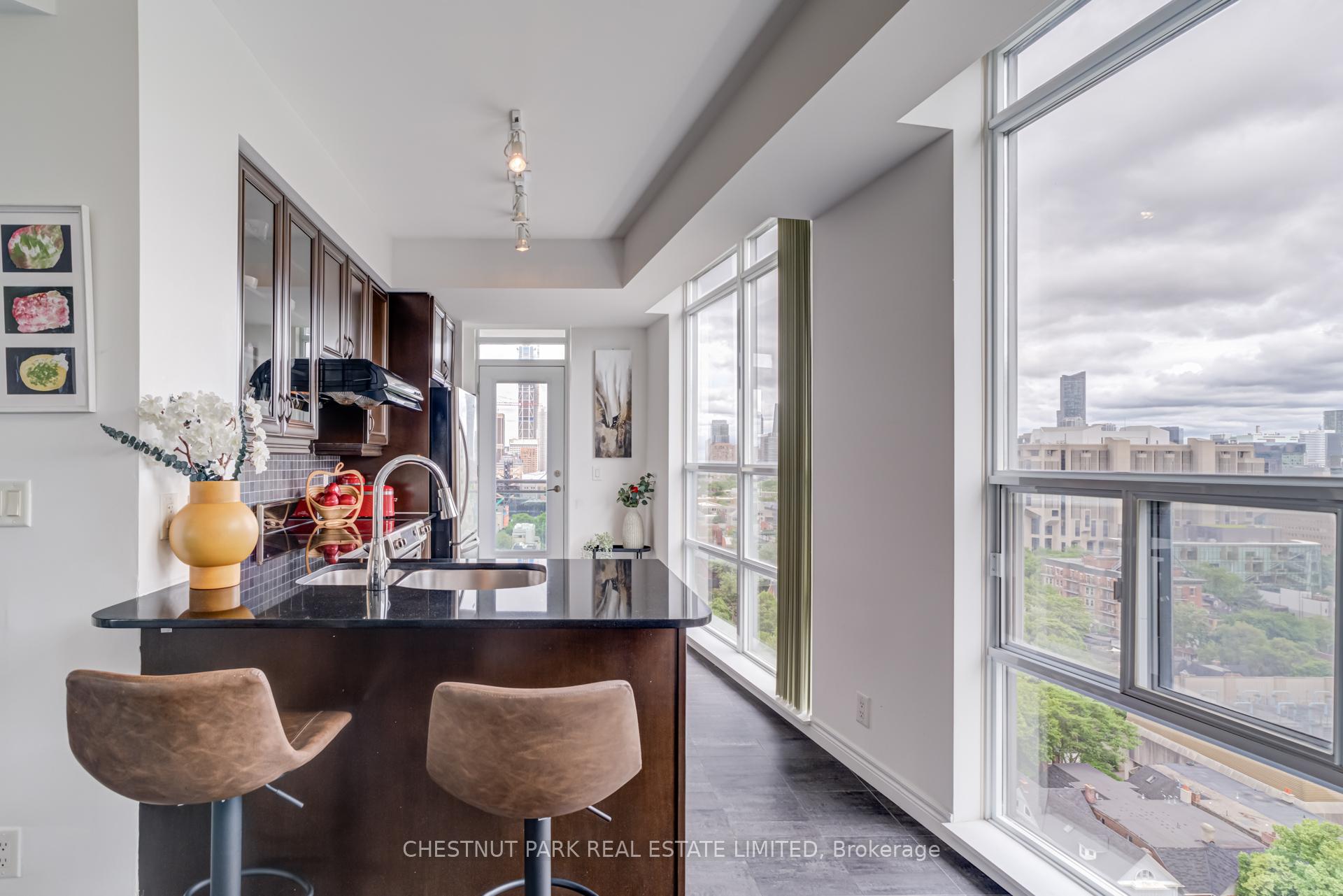 2 Bedrooms Condo at 736 Spadina, Toronto For sale