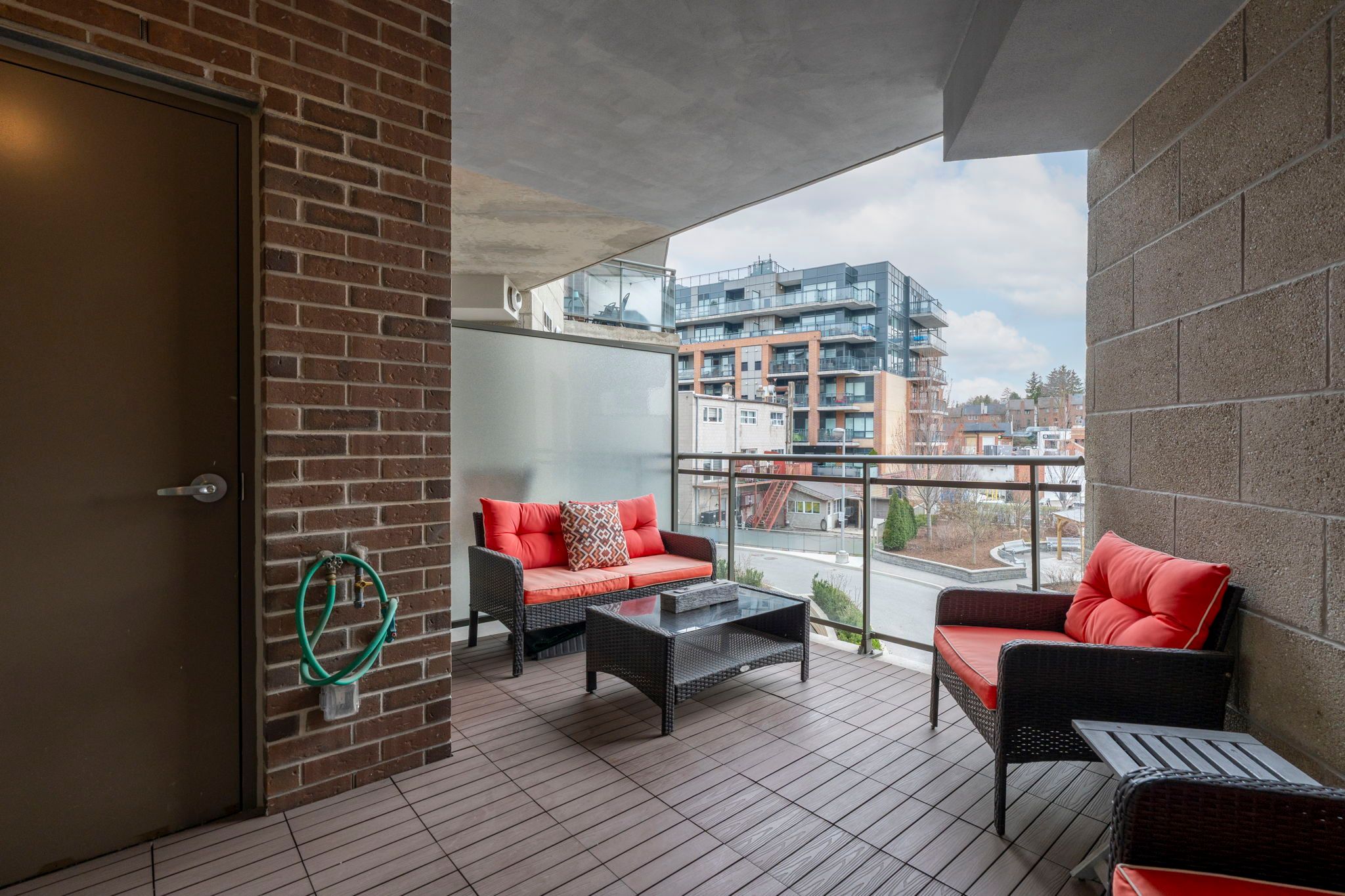 86 Woodbridge Avenue 232