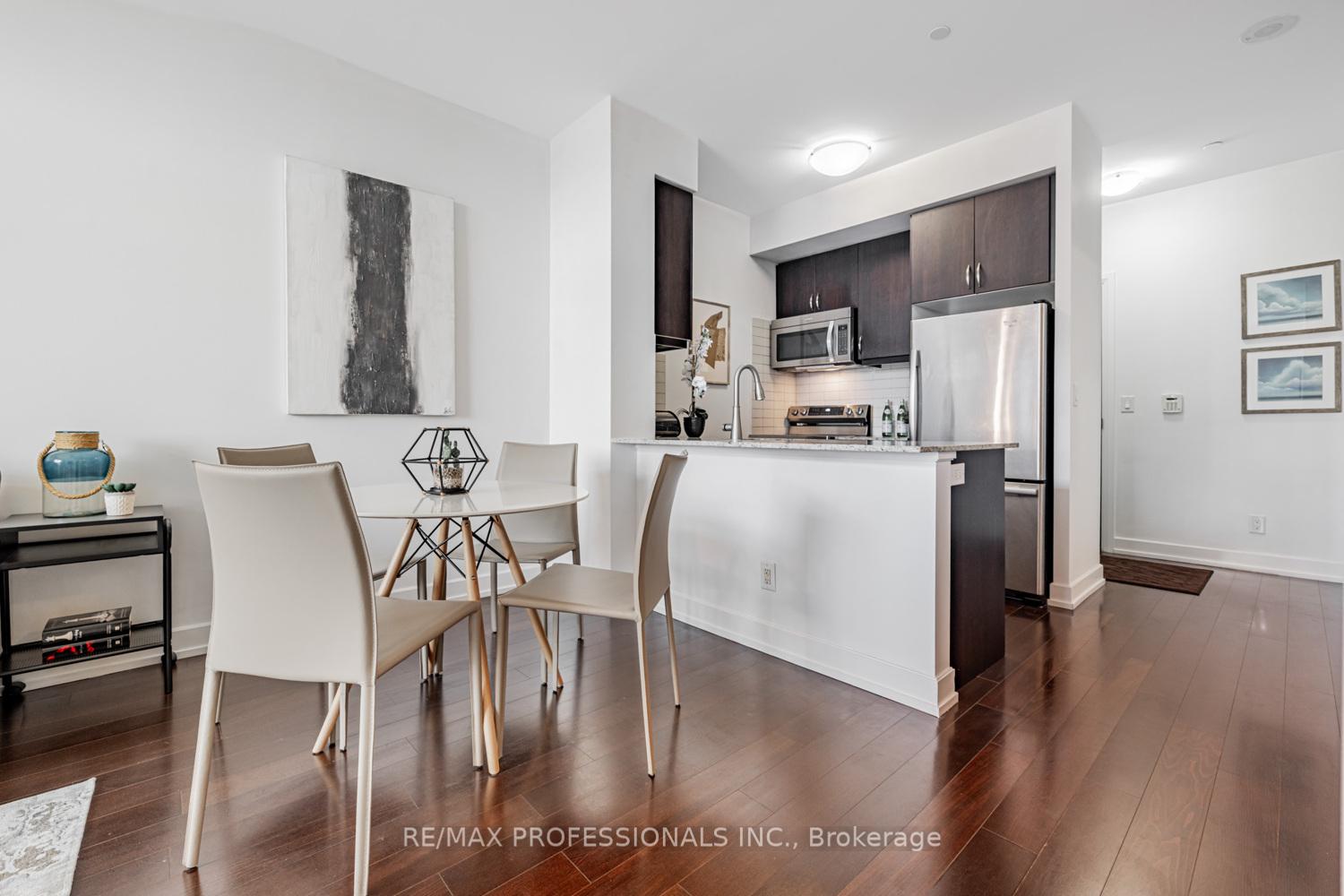 2 Bedrooms Condo at 6 Eva, Toronto For sale