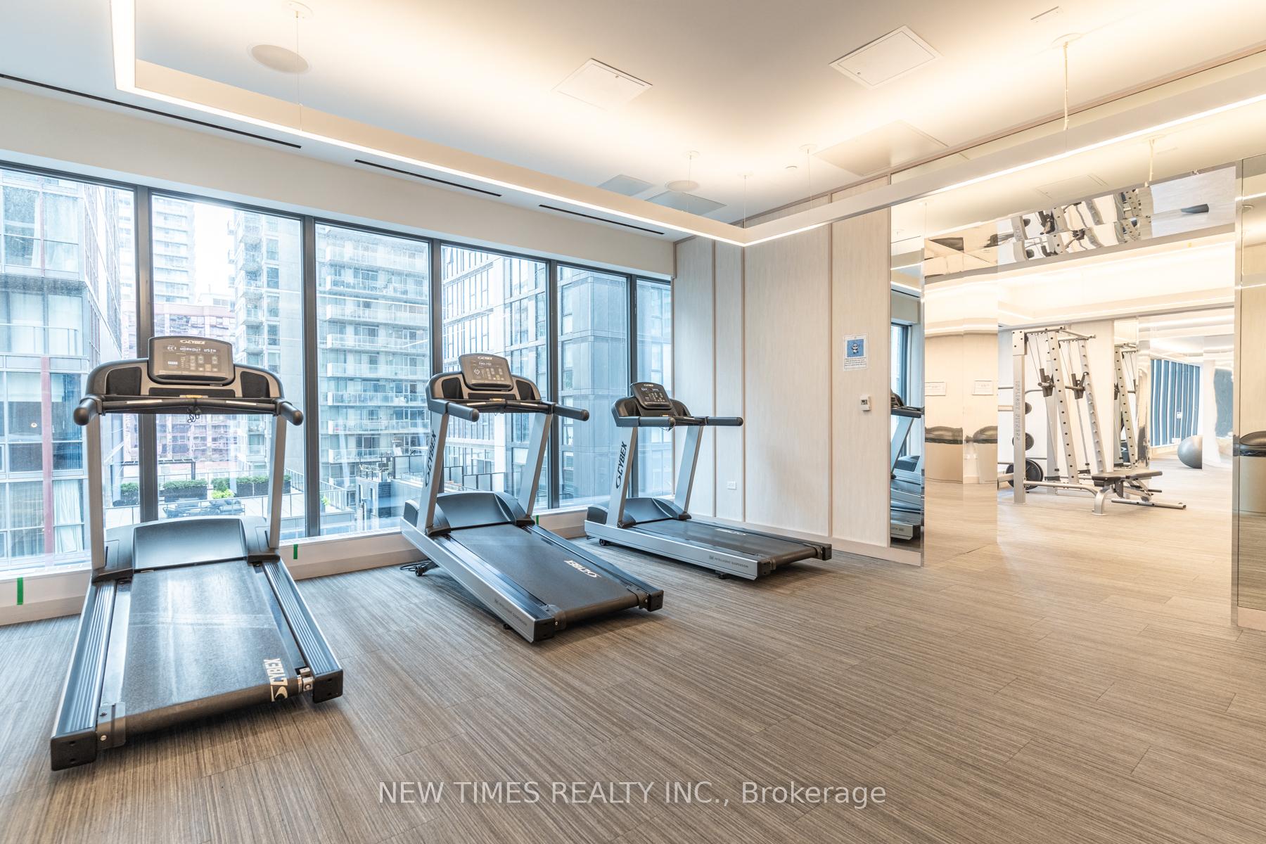 3 Bedrooms Condo at 125 Blue Jays, Toronto For sale