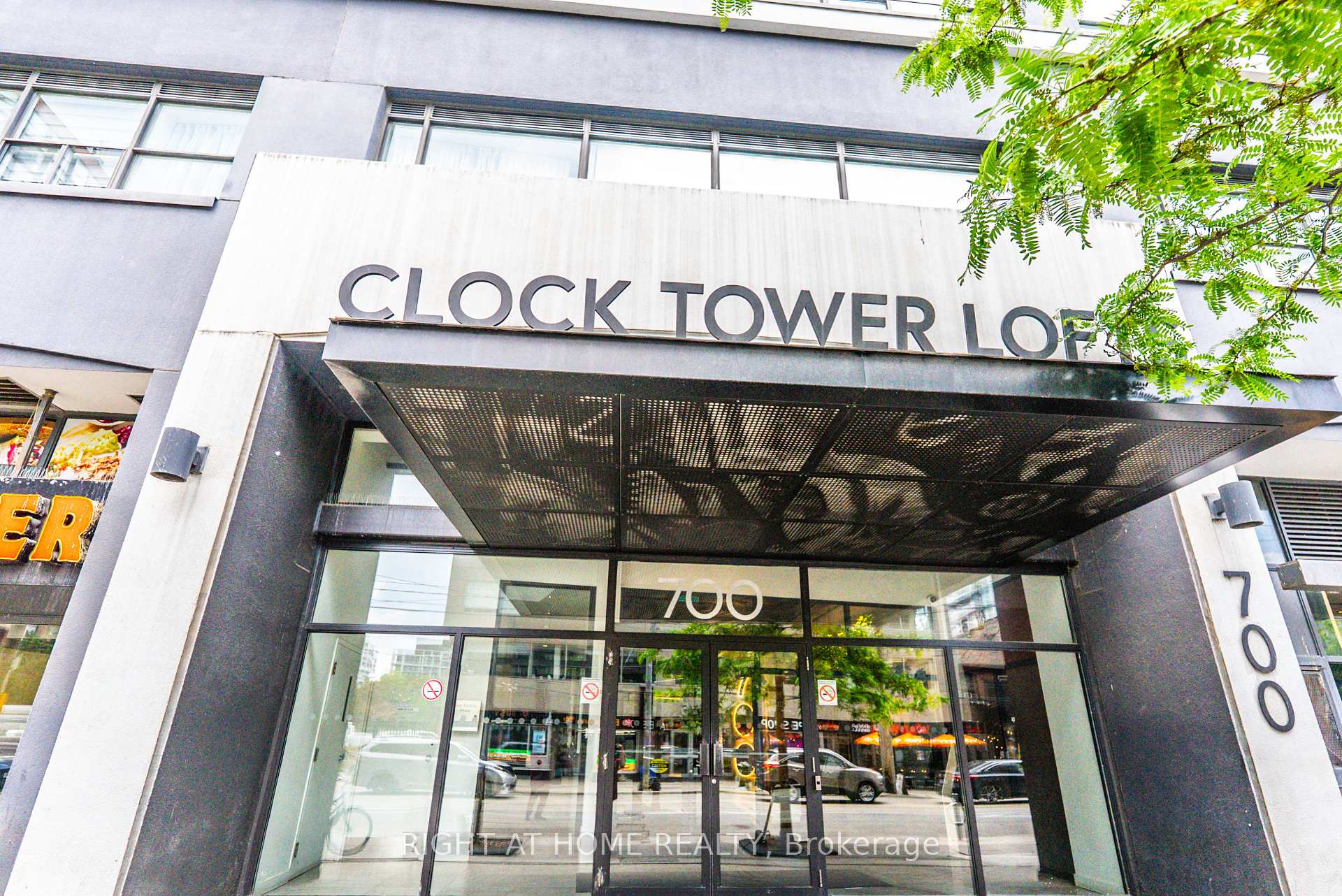 2 Bedrooms Condo at 700 King, Toronto For sale