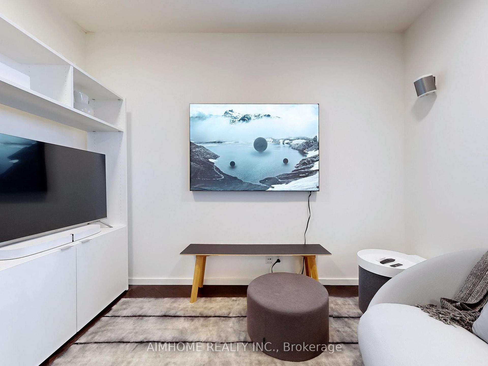 3 Bedrooms Condo at 180 University, Toronto For sale