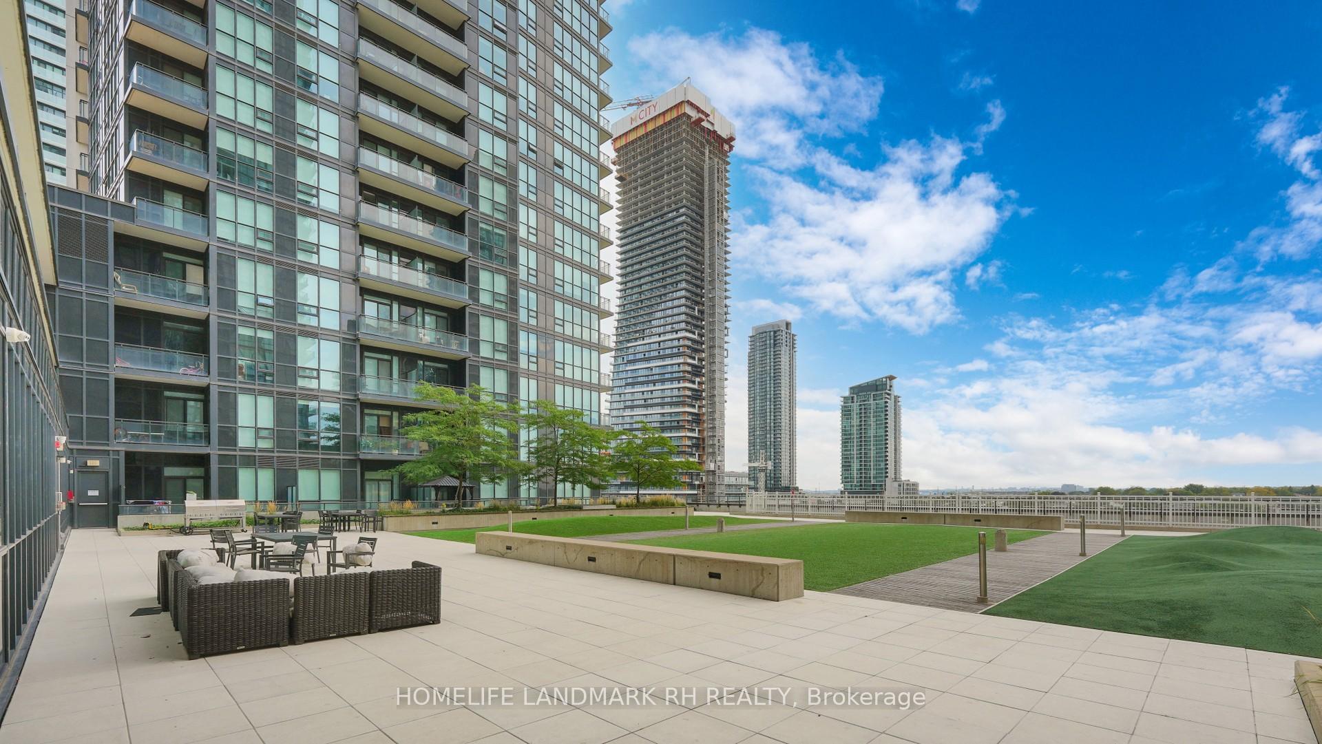 3 Bedrooms Condo at 510 Curran, Mississauga For sale