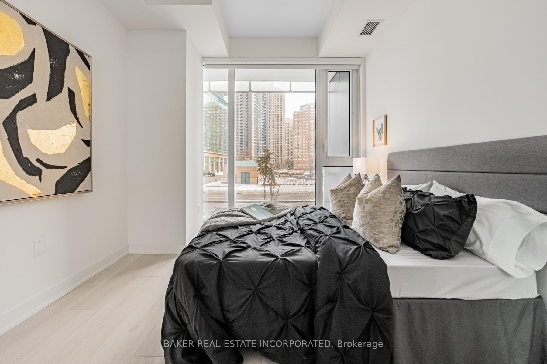 4 Bedrooms Condo at 3883 Quartz,  Mississauga For sale