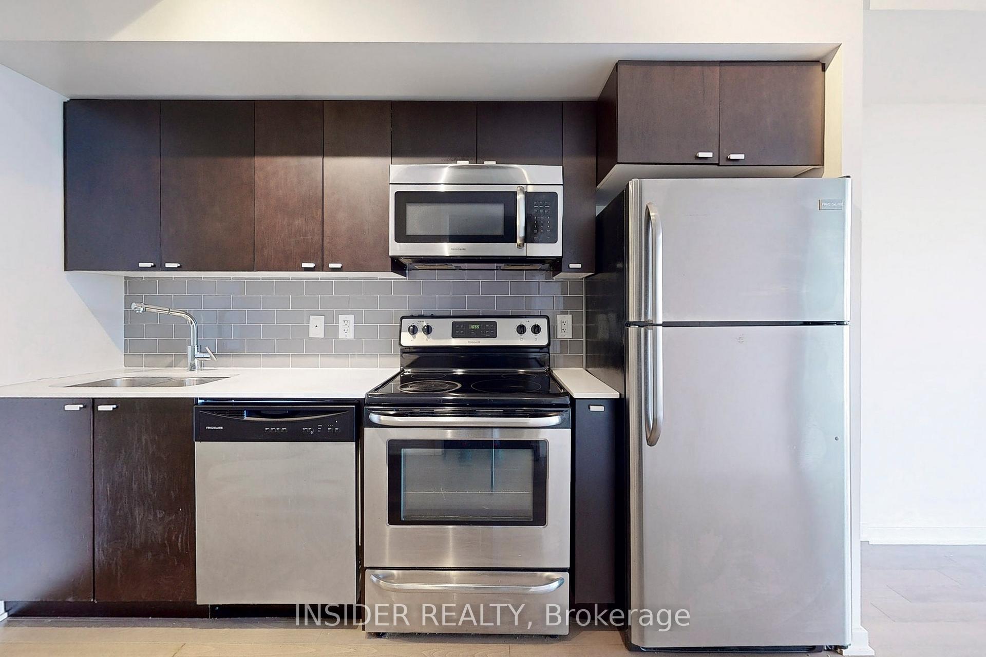1 Bedroom Condo at 105 The Queensway,  Toronto For sale