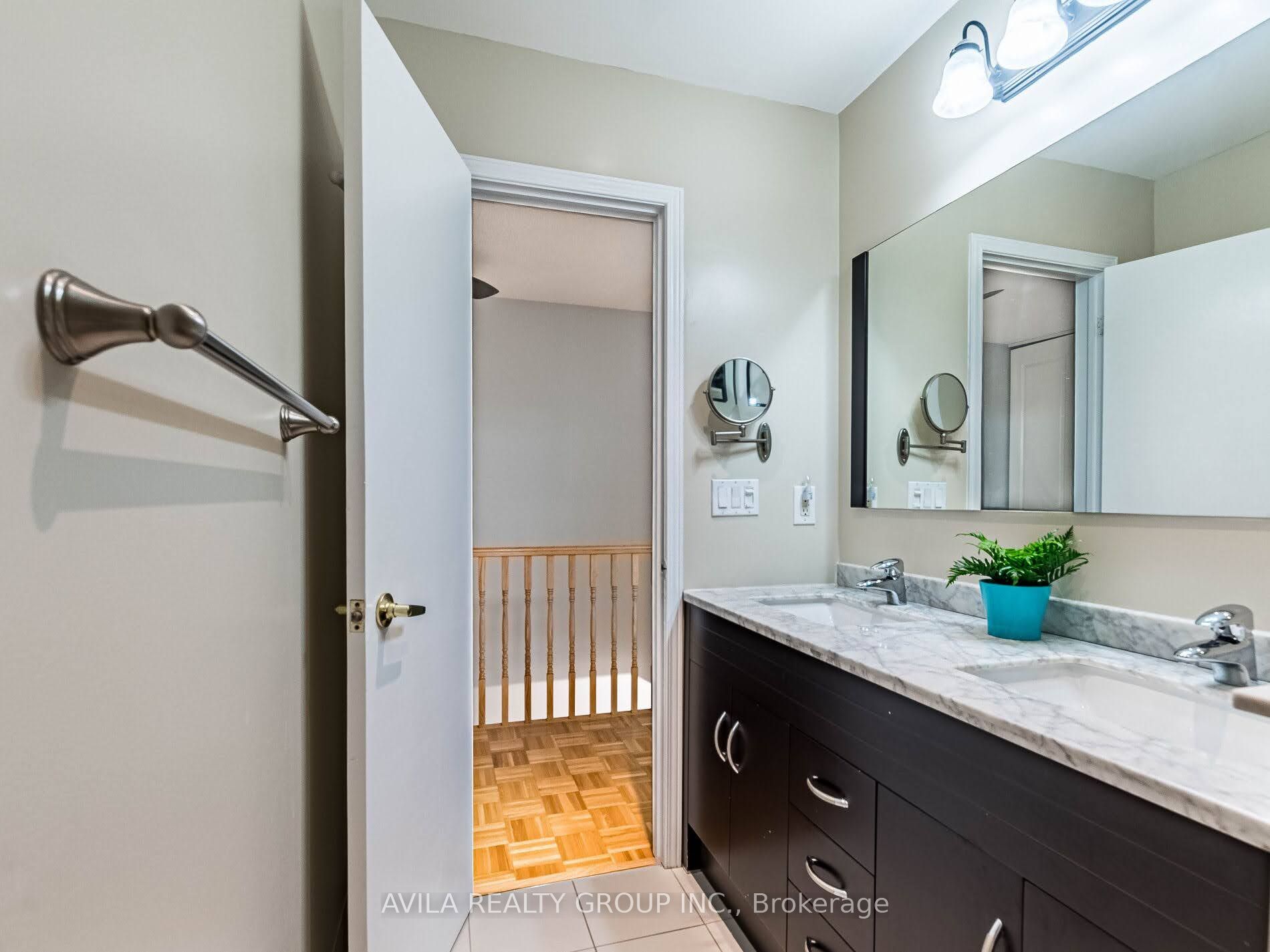 750 Burnhamthorpe Road E, #31