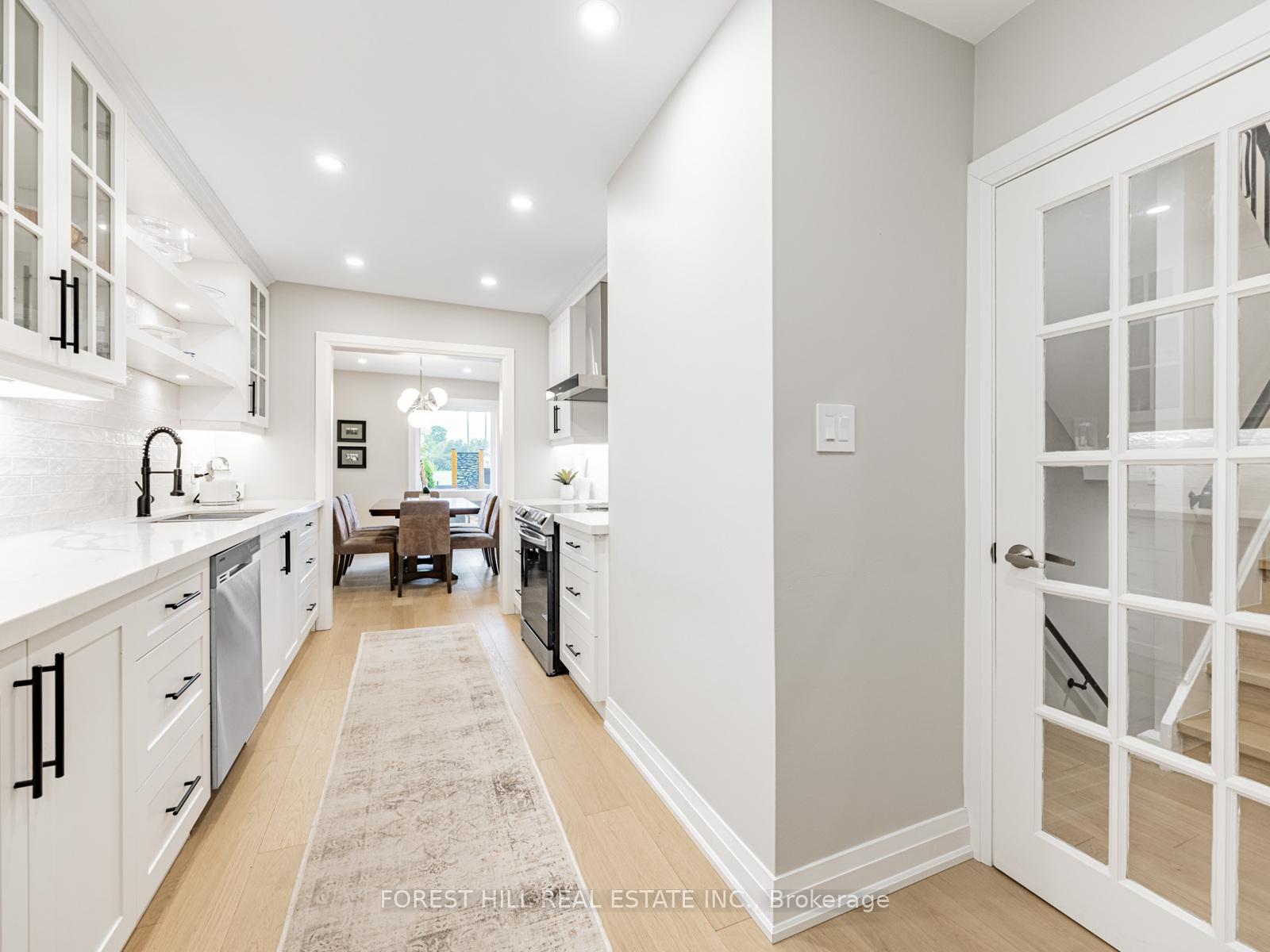 4 Bedrooms Condo at 51 Broadfield, Toronto For sale