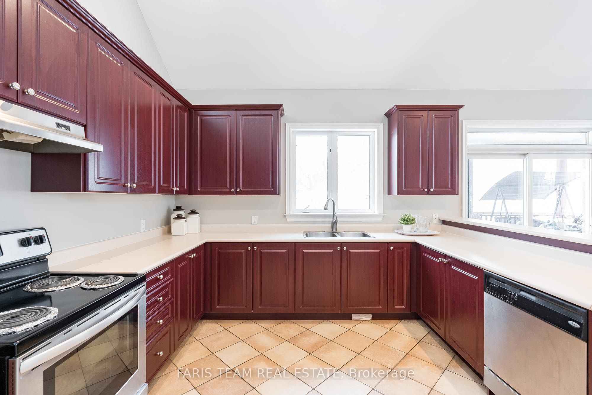 8 Elm Drive, Wasaga Beach Wasaga Beach