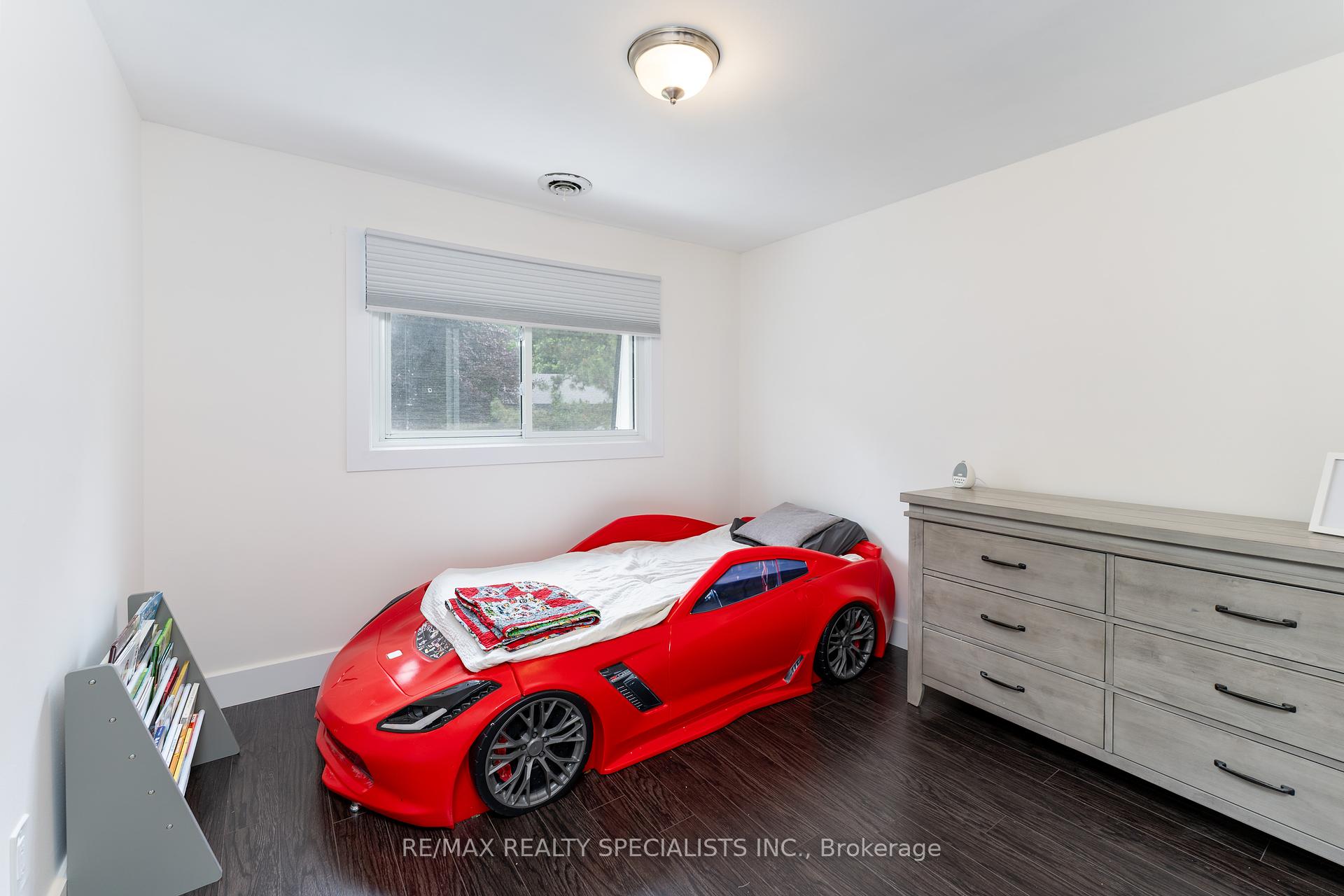 3 Bedrooms Condo at 2050 Upper Middle, Burlington For sale