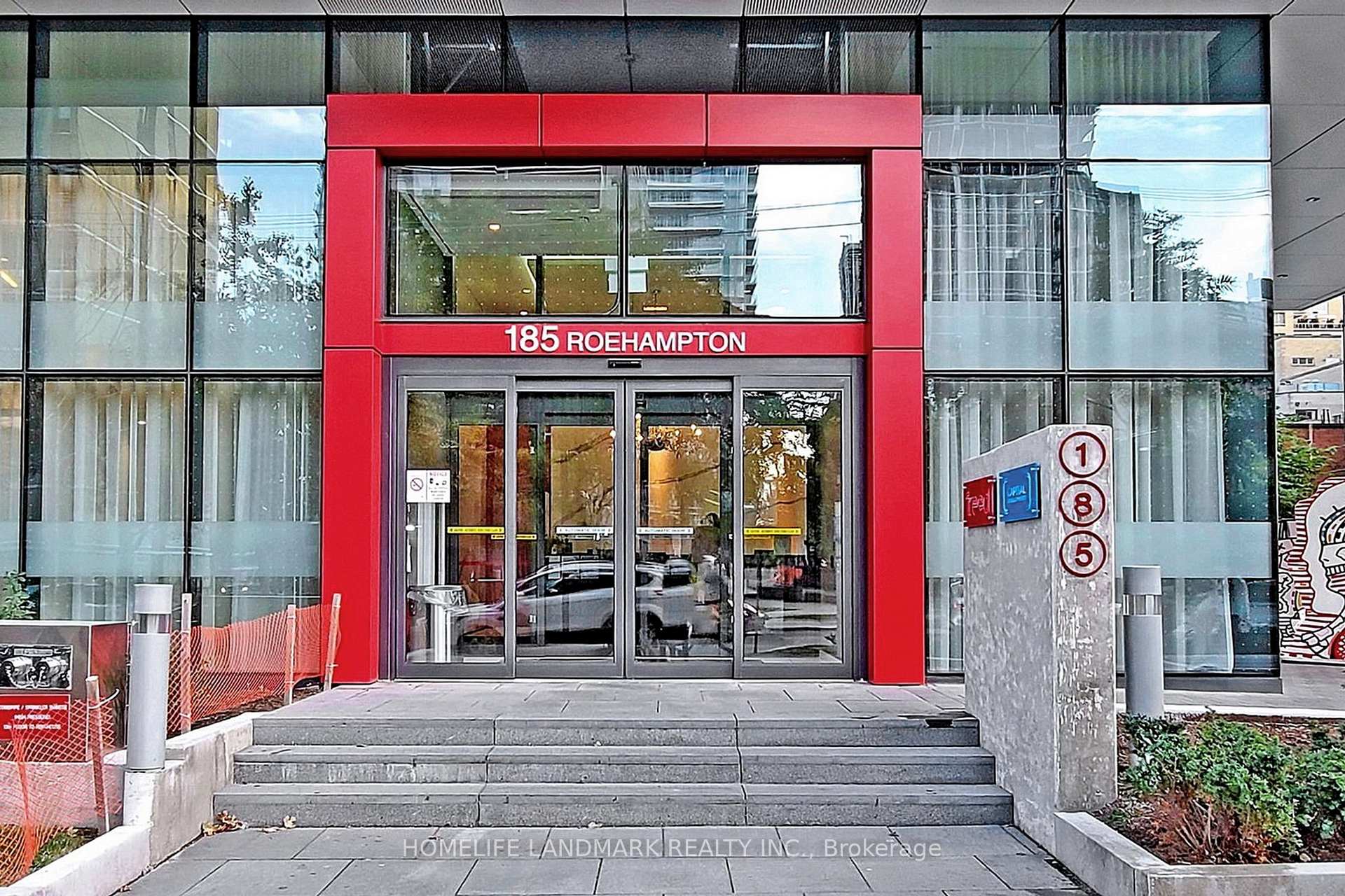 2 Bedrooms Condo at 185 Roehampton, Toronto For sale