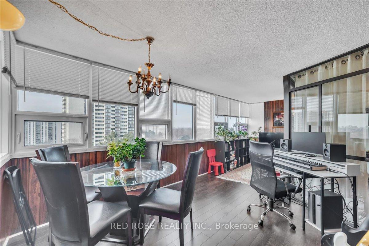 3 Bedrooms Condo at 3303 Don Mills,  Toronto For sale