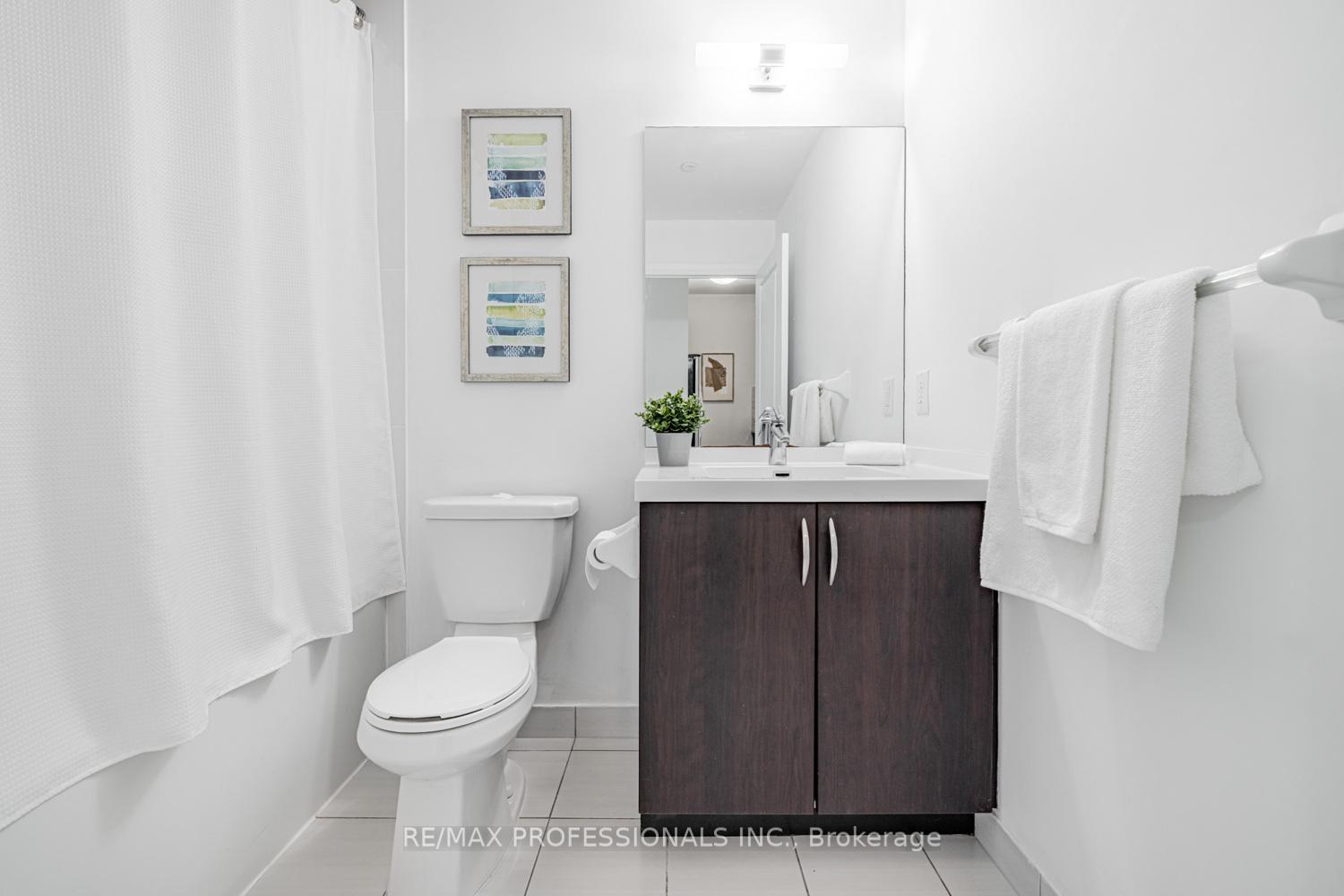 2 Bedrooms Condo at 6 Eva, Toronto For sale