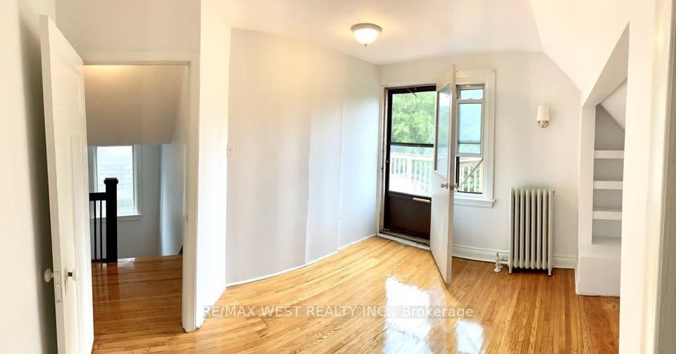 Third floor foyer