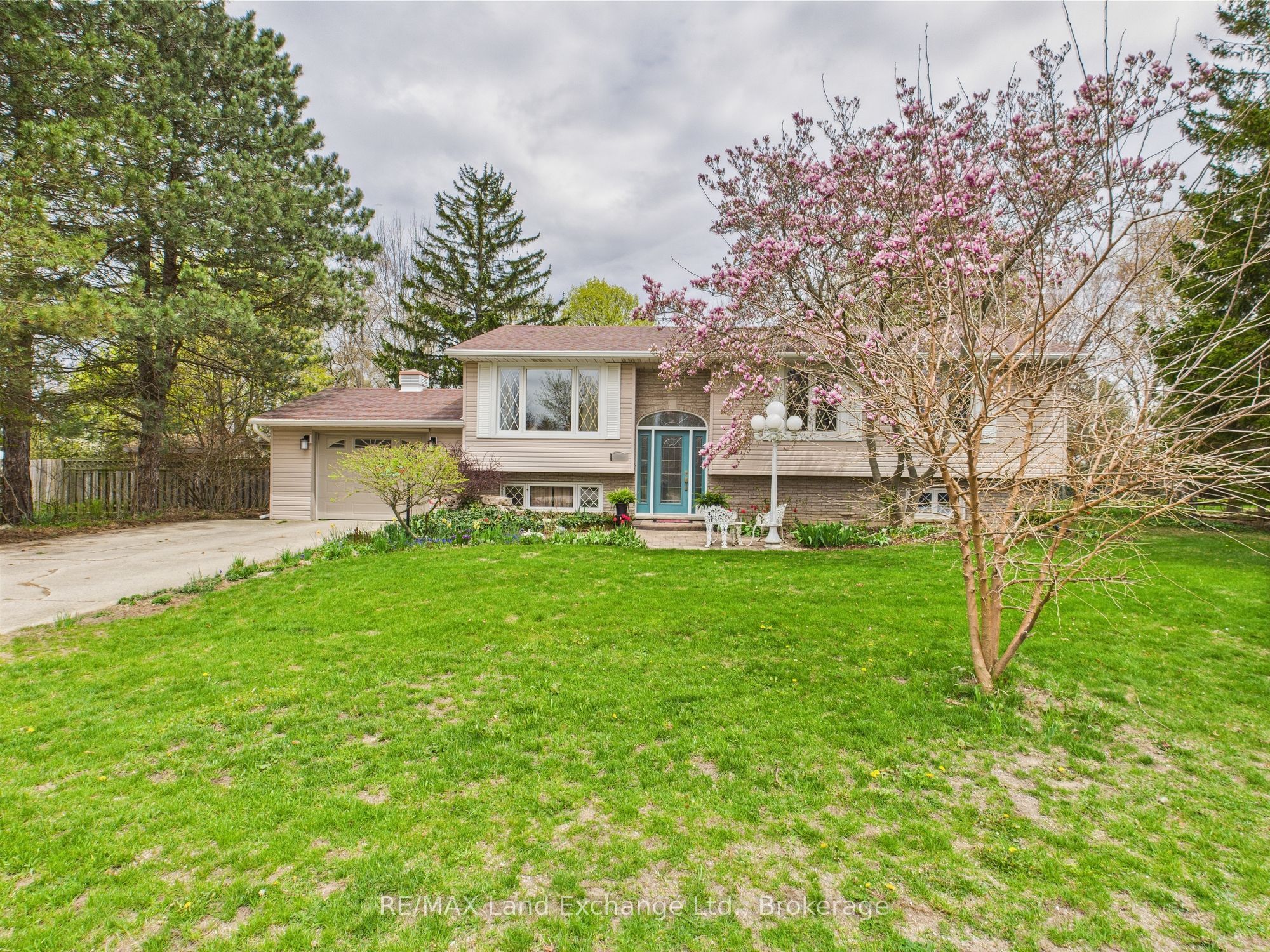 155 Willis Crescent, Huron-Kinloss, ON N0G 2R0