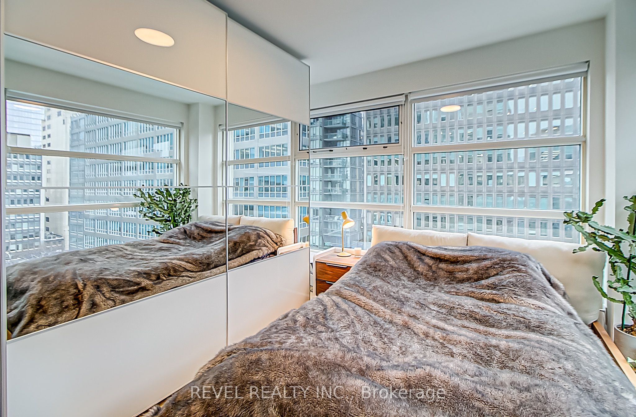 50 Lombard Street, #1004