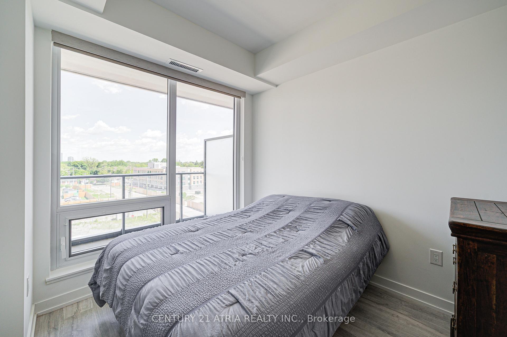 3 Bedrooms Condo at 7 Golden Lion, Toronto For sale