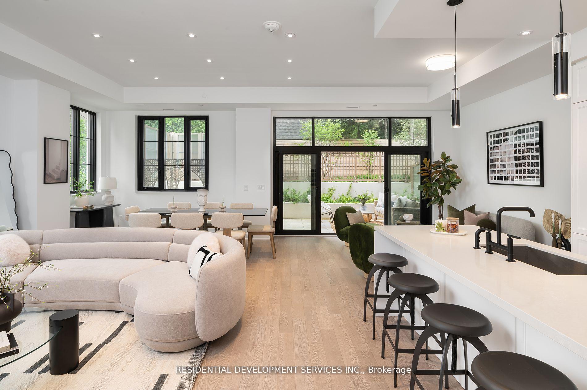 4 Bedrooms Condo at 1 Strathgowan, Toronto For sale