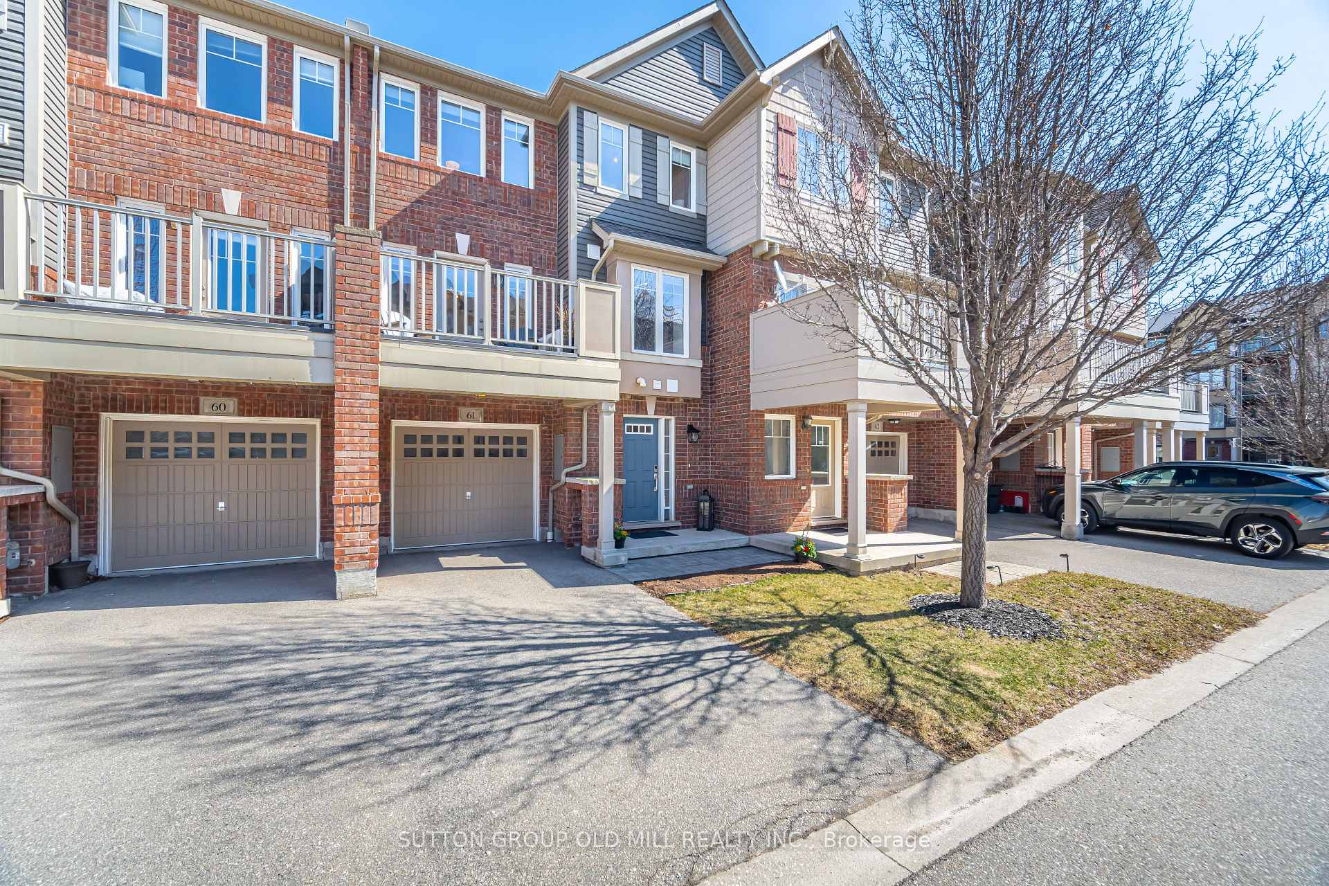2 Bedrooms Condo at 3050 Rotary,  Burlington For sale