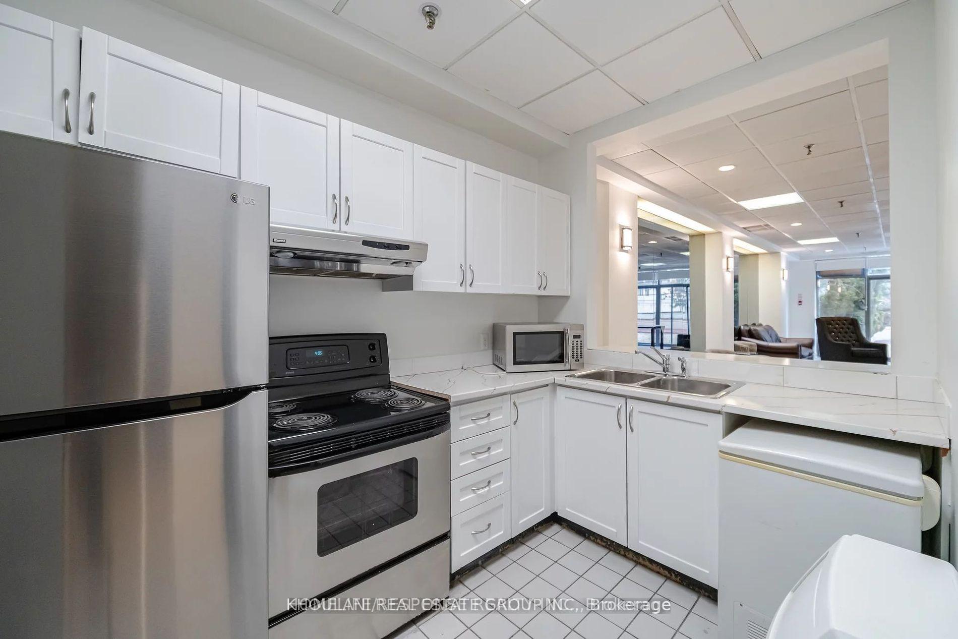 3 Bedrooms Condo at 265 ENFIELD, Mississauga For sale