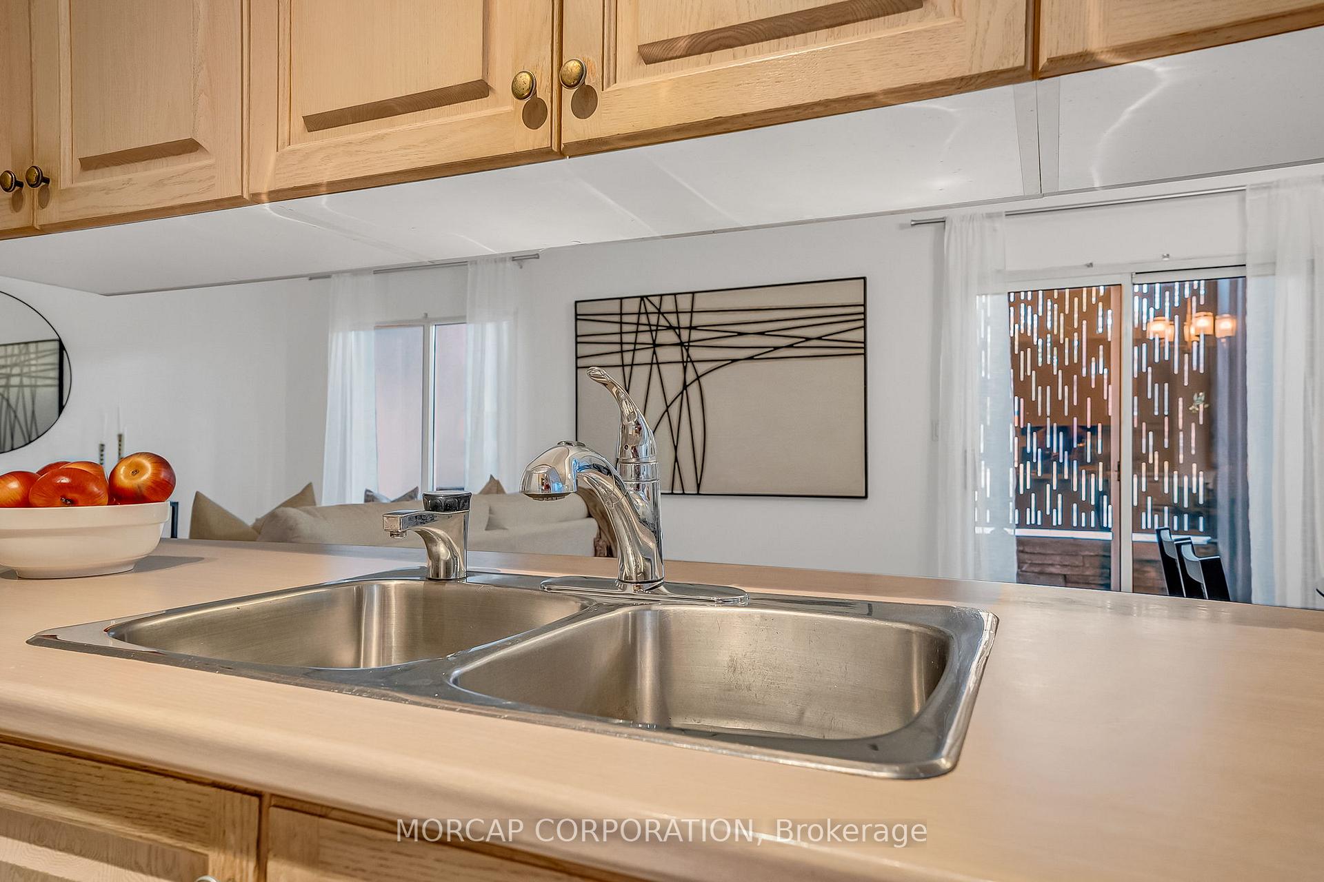 2 Bedrooms Condo at 600 Eglinton, Toronto For sale