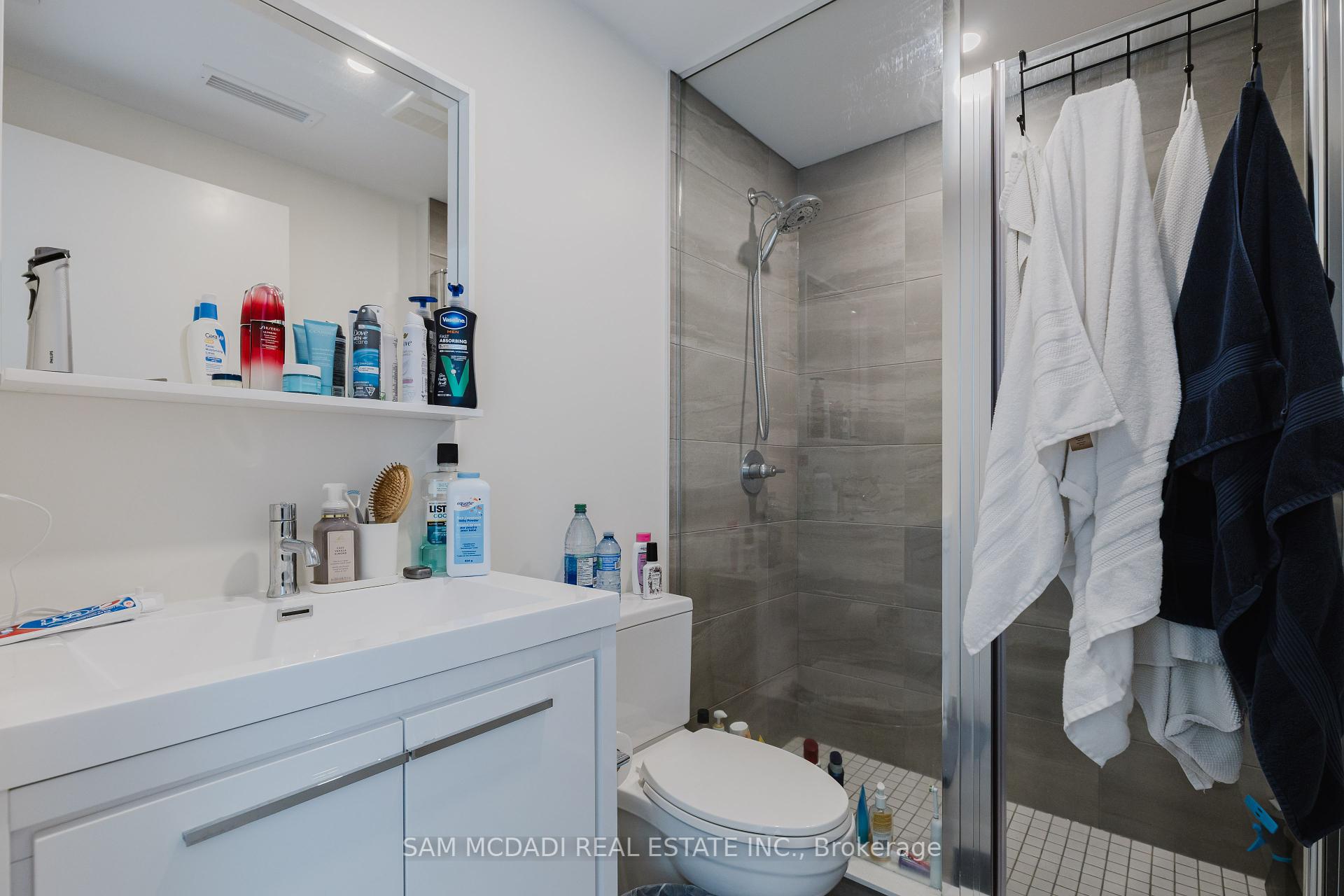 2 Bedrooms Condo at 212 King William,  Hamilton For sale