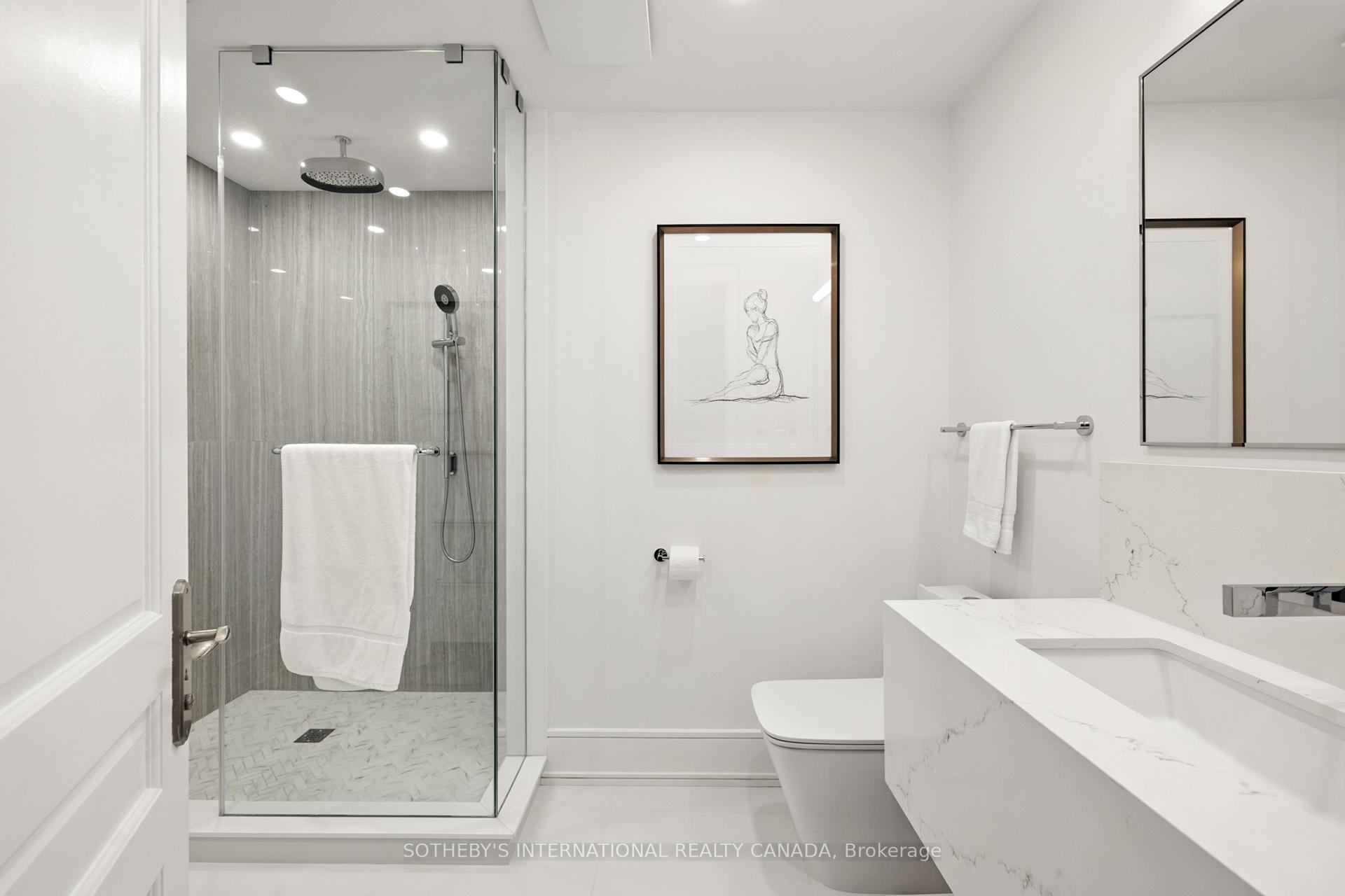2 Bedrooms Condo at 10 Bellair, Toronto For sale