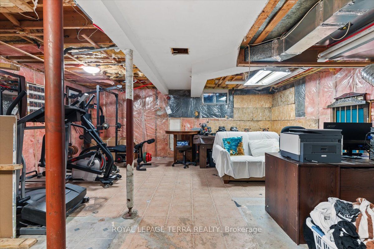 276 Royal Salisbury Way, Brampton, ON L6V 3H4