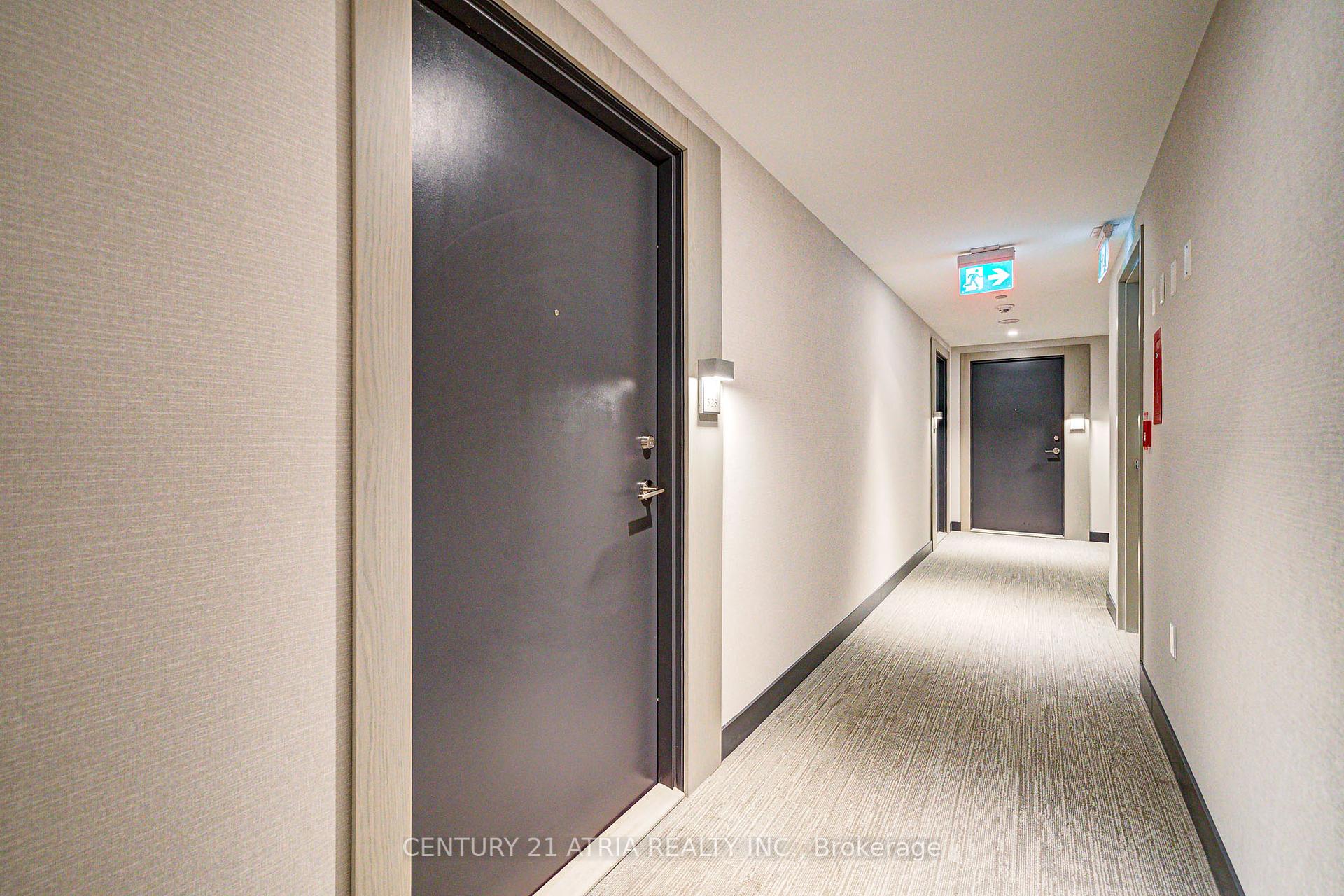 3 Bedrooms Condo at 7 Golden Lion, Toronto For sale