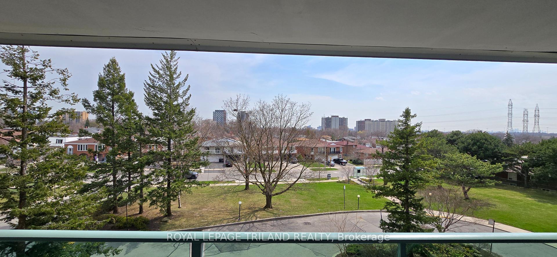 2 Bedrooms Condo at 44 LONGBOURNE,  Toronto For sale