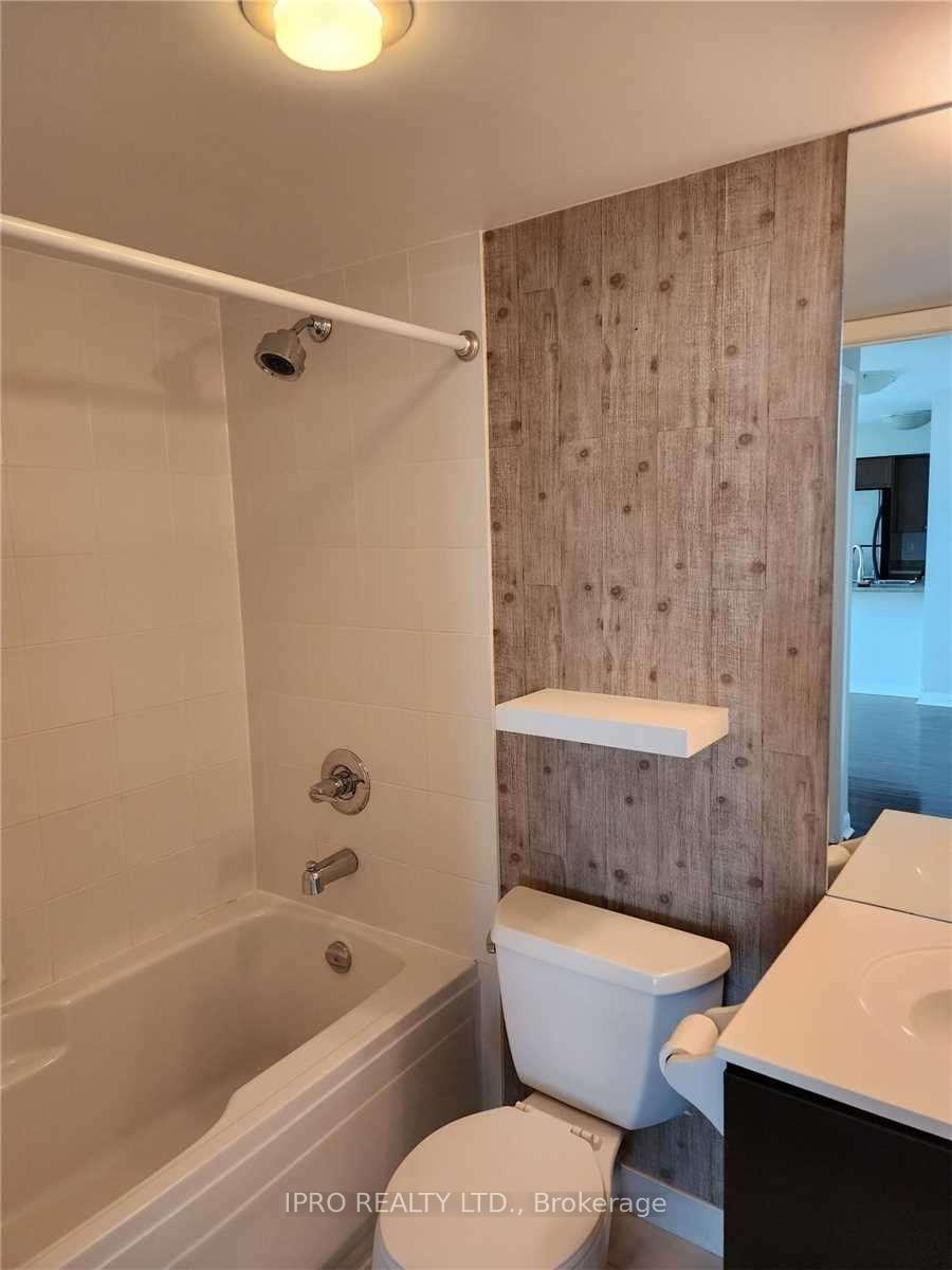 2 Bedrooms Condo at 225 Sherway,  Toronto For sale