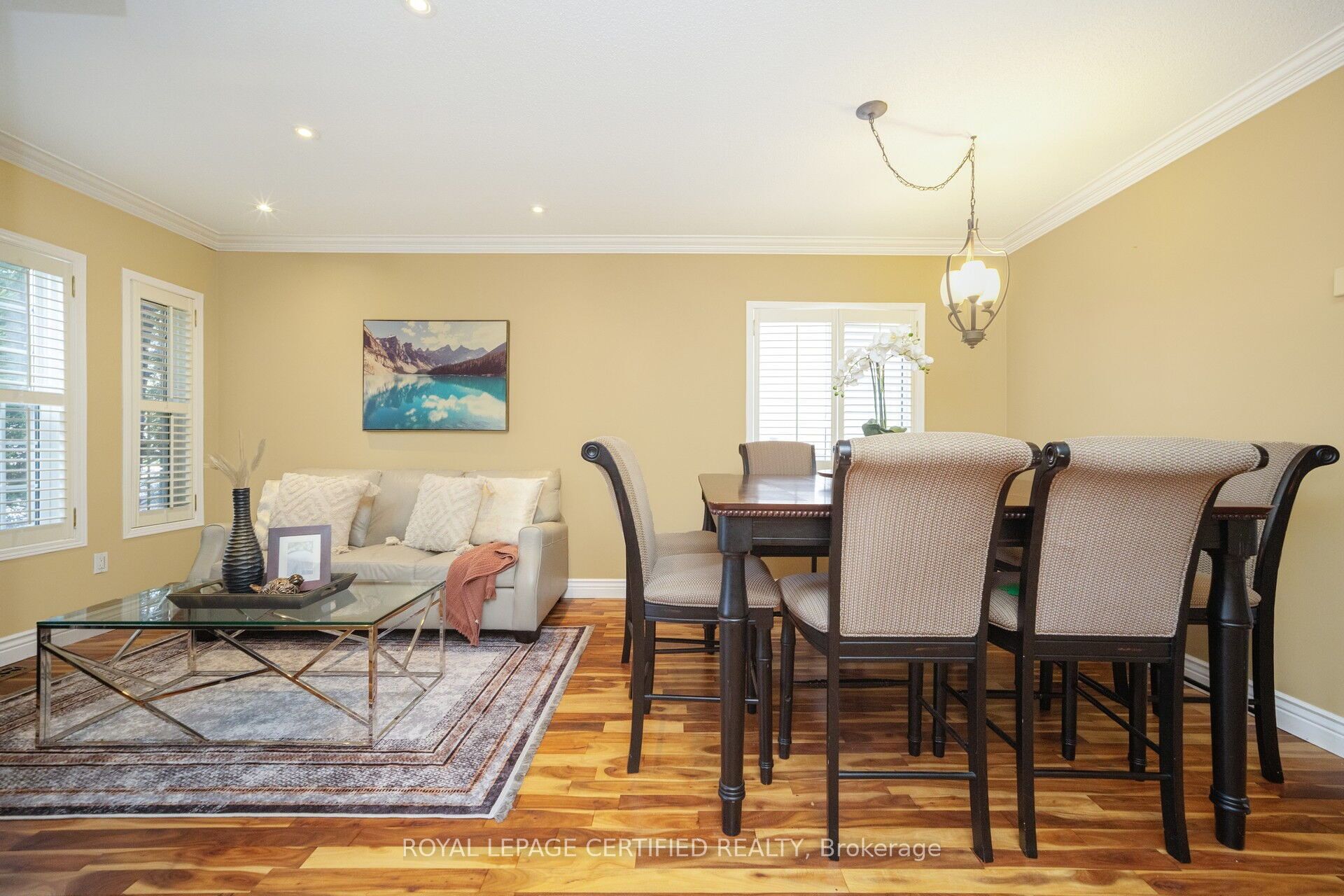 12 Sunnybrook Crescent