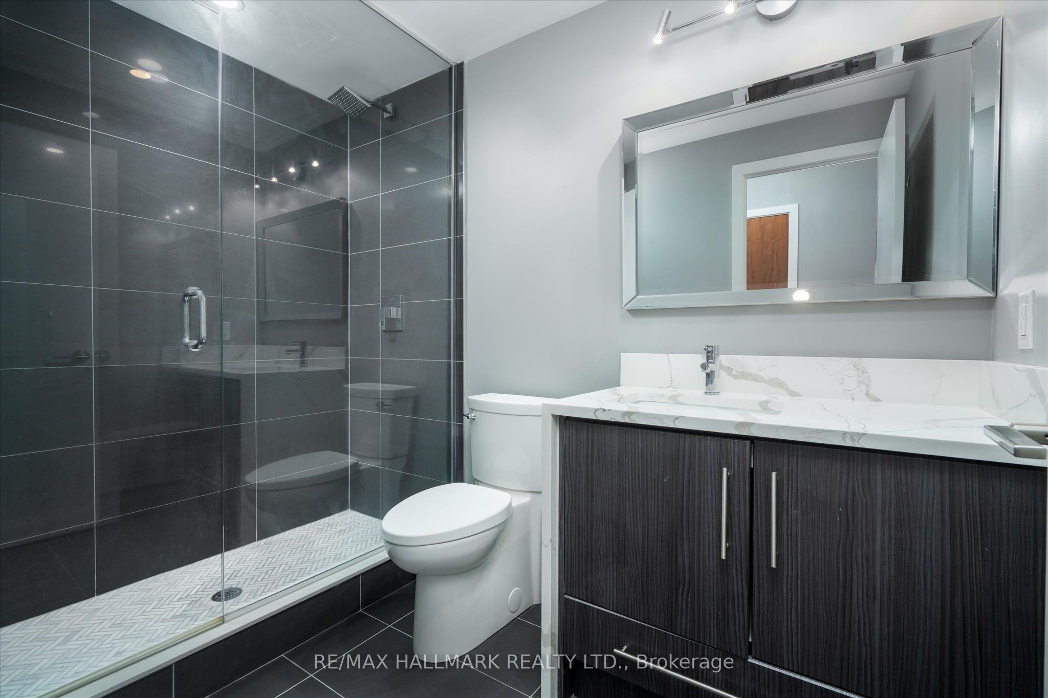170 Chiltern Hill Road, #208