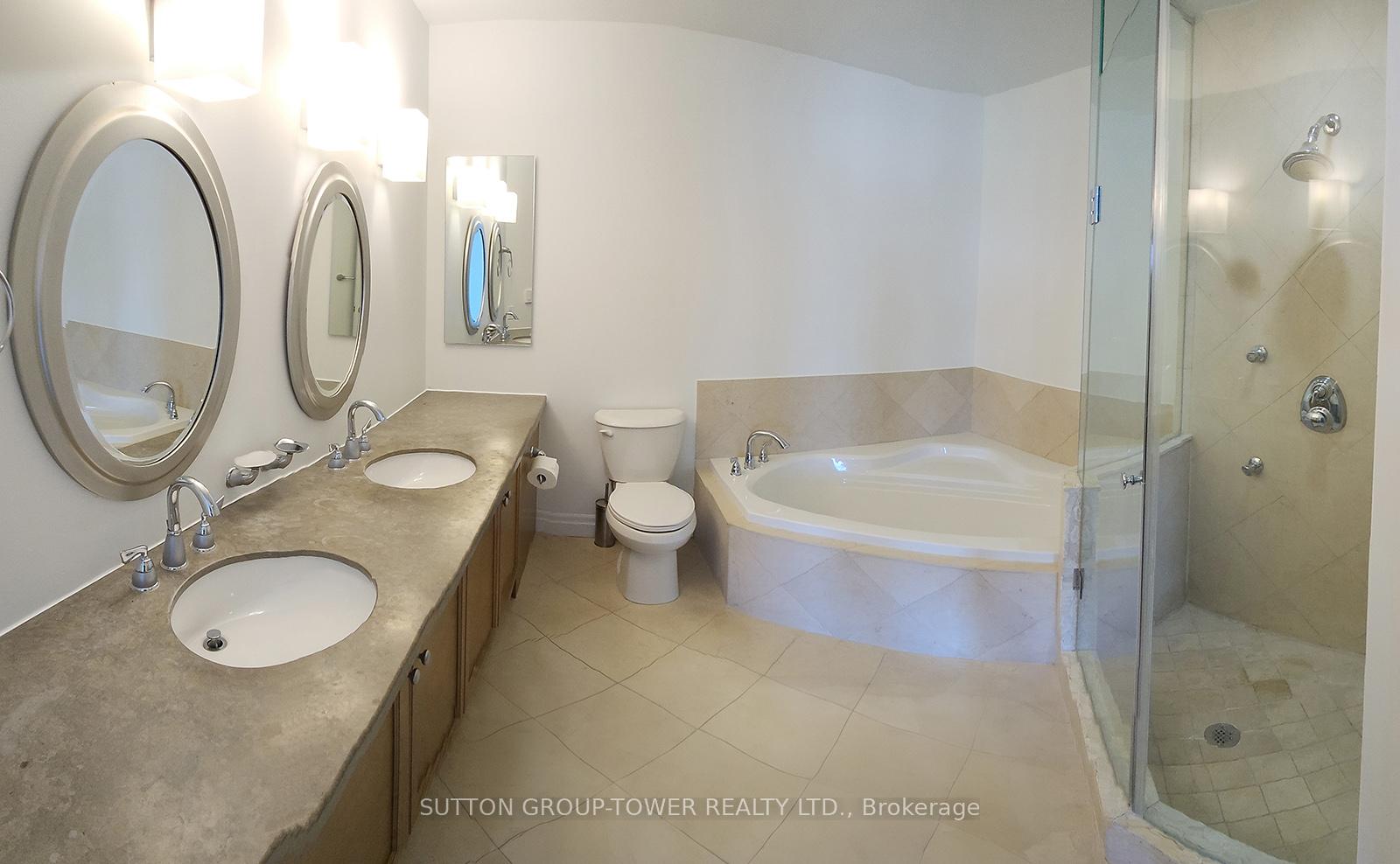 3 Bedrooms Condo at 2121 Lake Shore, Toronto For sale