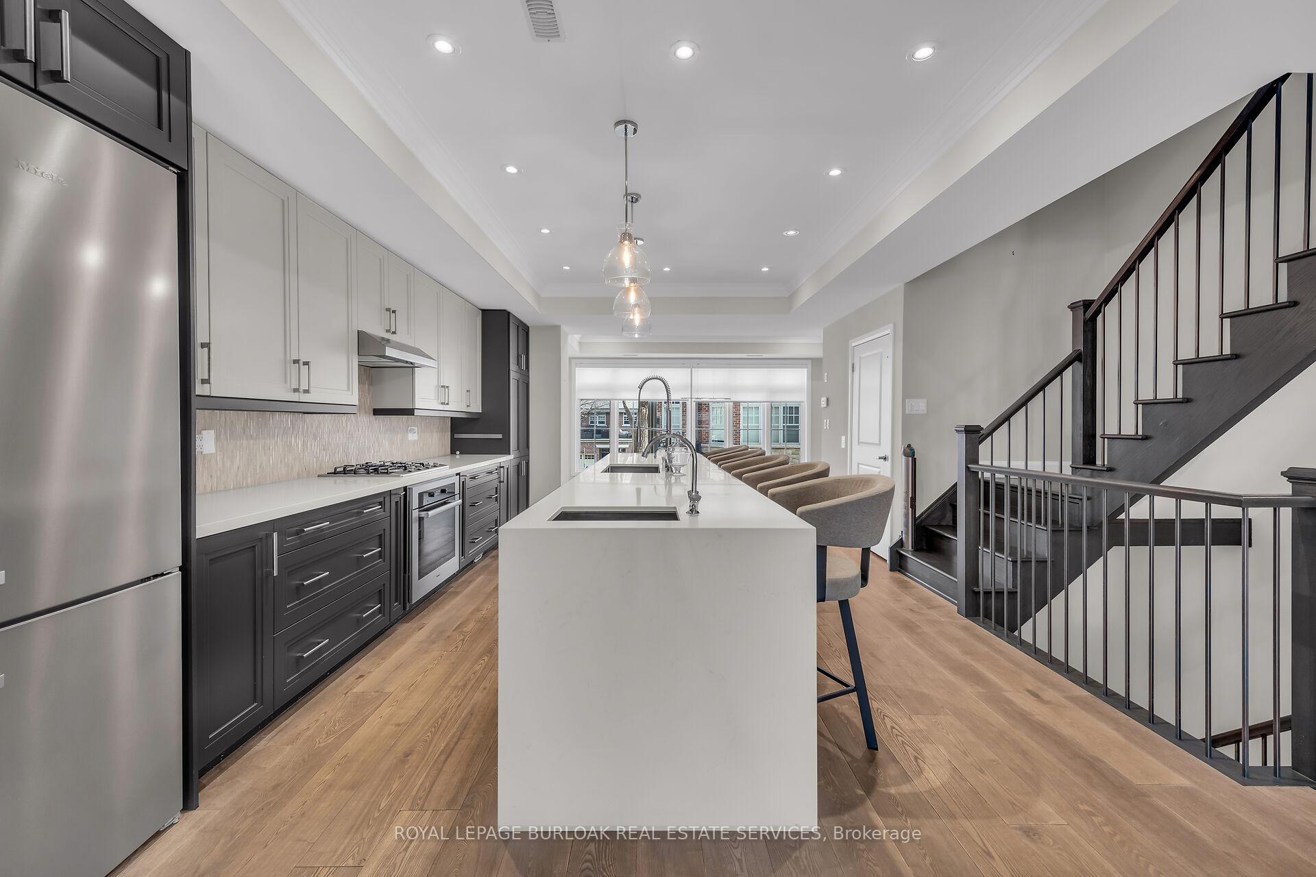 3 Bedrooms Condo at 509 Elizabeth,  Burlington For sale