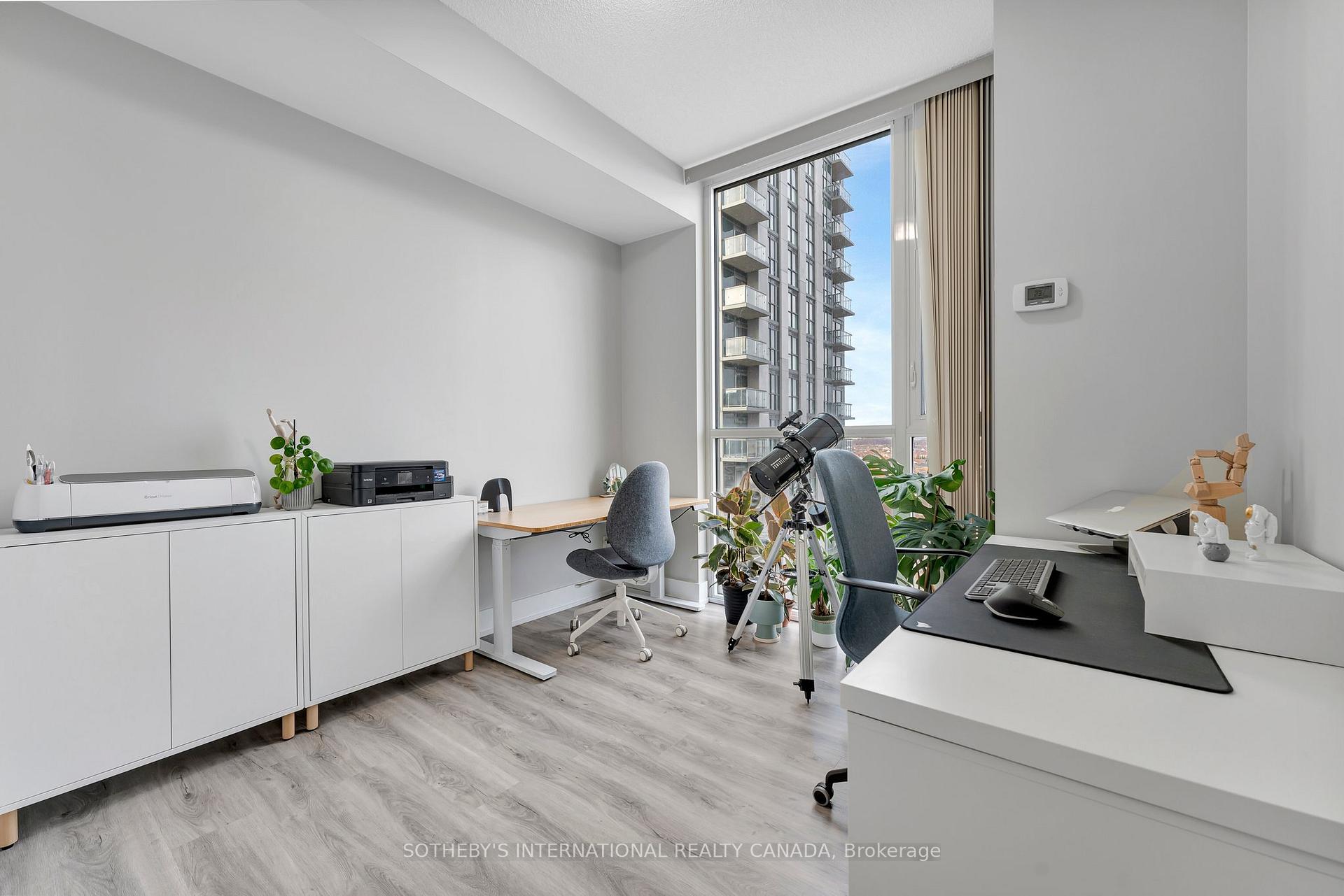 3 Bedrooms Condo at 339 Rathburn, Mississauga For sale