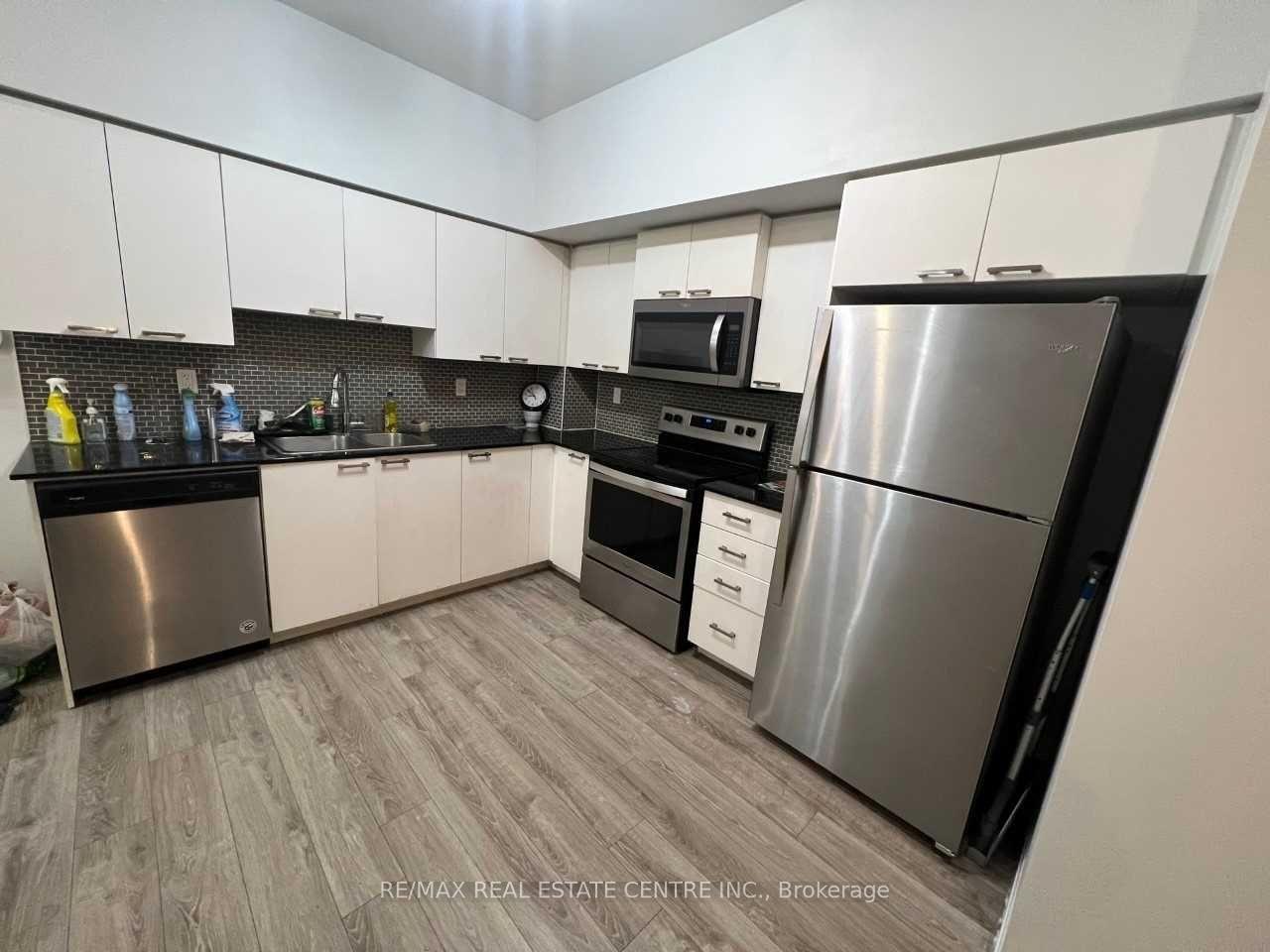 3 Bedrooms Condo at 2150 Lawrence, Toronto For sale